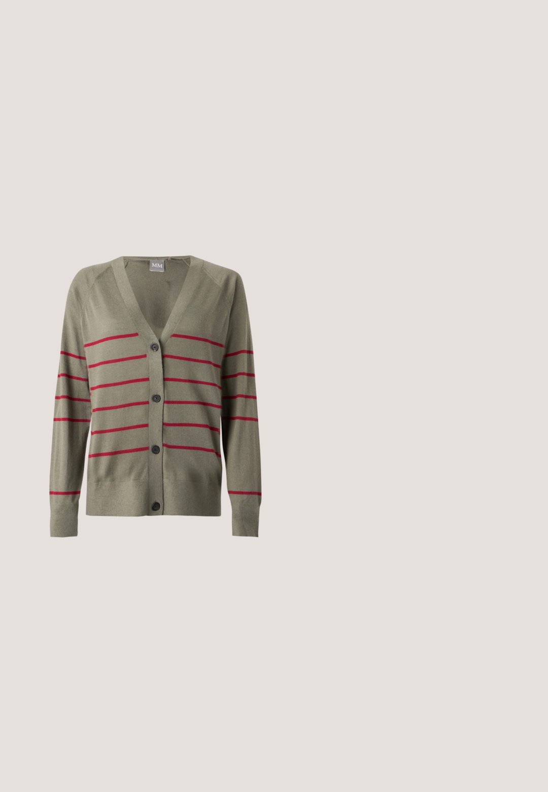 Cardigan vert olive avec col en V, fermeture à boutons et rayures horizontales rouges. Comprend des manches longues et des poignets côtelés. Texture douce.; T-shirt noir à côtes avec un col rond et des manches courtes. Tissu doux avec une coupe ajustée, présentant une étiquette au niveau du cou.; Jean en denim noir avec une taille haute, coupe droite, fermeture à bouton et style classique à cinq poches. Texture lisse avec des coutures discrètes.; Ballerines en cuir noir avec un bout rond, texture lisse, détails de couture minimalistes et design de semelle flexible.; Petit sac pochette en cuir bordeaux avec fermeture à rabat, accent doré et bracelet poignet, posé sur un fond uni.; Boucles d'oreilles en or en forme de d'anneaux lisses et courbés avec une finition polie. Équipées d'un mécanisme de fermeture et de légères indentations pour le détail.
