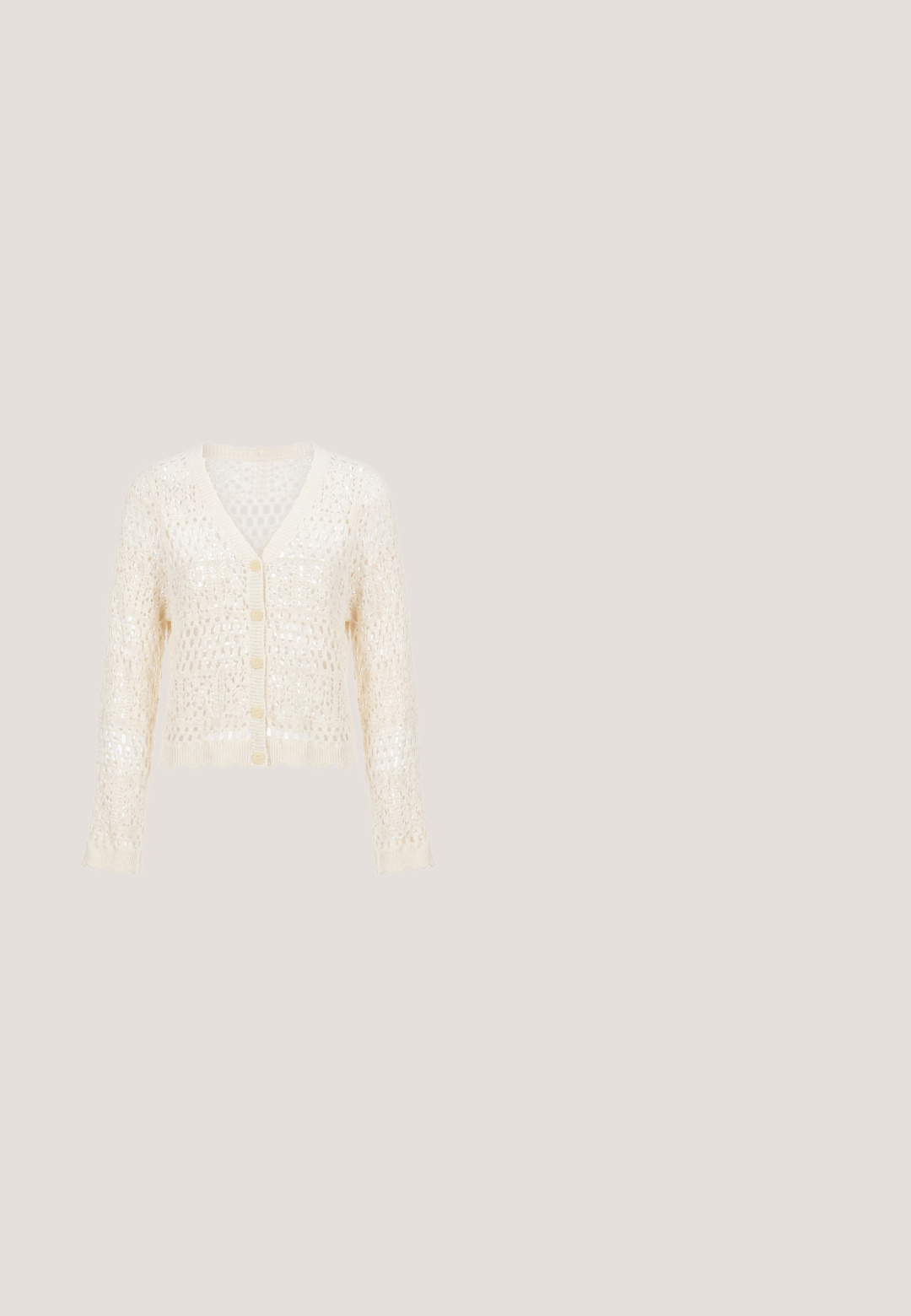 Cardigan tricoté couleur crème avec manches longues, col en V, fermeture boutonnée devant et motif crochet ajouré sur toute la pièce.; Robe midi blanche à motifs floraux roses, corsage smocké, manches volantes et jupe à volants superposés avec fronces horizontales et texture transparente.; Ballerine en cuir marron avec un embout arrondi, un col accentué d'élastique et un petit nœud à l'avant. Texture lisse, profil bas.; Foulard carré avec des bordures florales, un centre en forme de cœur composé d'une couronne de fleurs, et deux oiseaux bleus tenant un ruban avec un pendentif en forme de cœur rouge.; Sac seau en paille tissée avec une base large, un sommet étroit et une bandoulière en cuir marron ajustable.; Broche ovale avec un bord en ton or à bords scallopés, présentant un design floral de roses roses sur un fond clair. Texture lisse et graphiques détaillés.