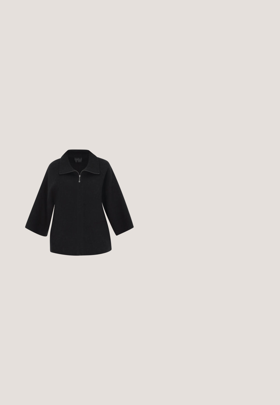 Sort lynlåstrøje med en bred krave, lavet af et blødt, tekstureret stof. Har trekvartærmer og et elegant, minimalistisk design.; Sort blonde langærmet top med indviklede blomsterdesigns, høj hals og struktureret stof. Har en tætsiddende silhuet og en bølget kant.; Sorte, brede bukser med et højt, draperet talje bånd lavet af et blødt, strækbart materiale, der har glatte, jævne syninger og ingen synlige mønstre.; Sorte satin slingback-højhælede sko med hvide polkaprikker, spids tå, høj stilethæl og polstret indersål med matchende prikmønster.; Sort læderhåndtaske med et vævet design, der har tre blomsterapplikationer og en enkelt skulderrem. Lynlås lukning øverst.; Åbent poleret sølvring med afrundede, glatte ender, der vender mod hinanden på en hvid baggrund.