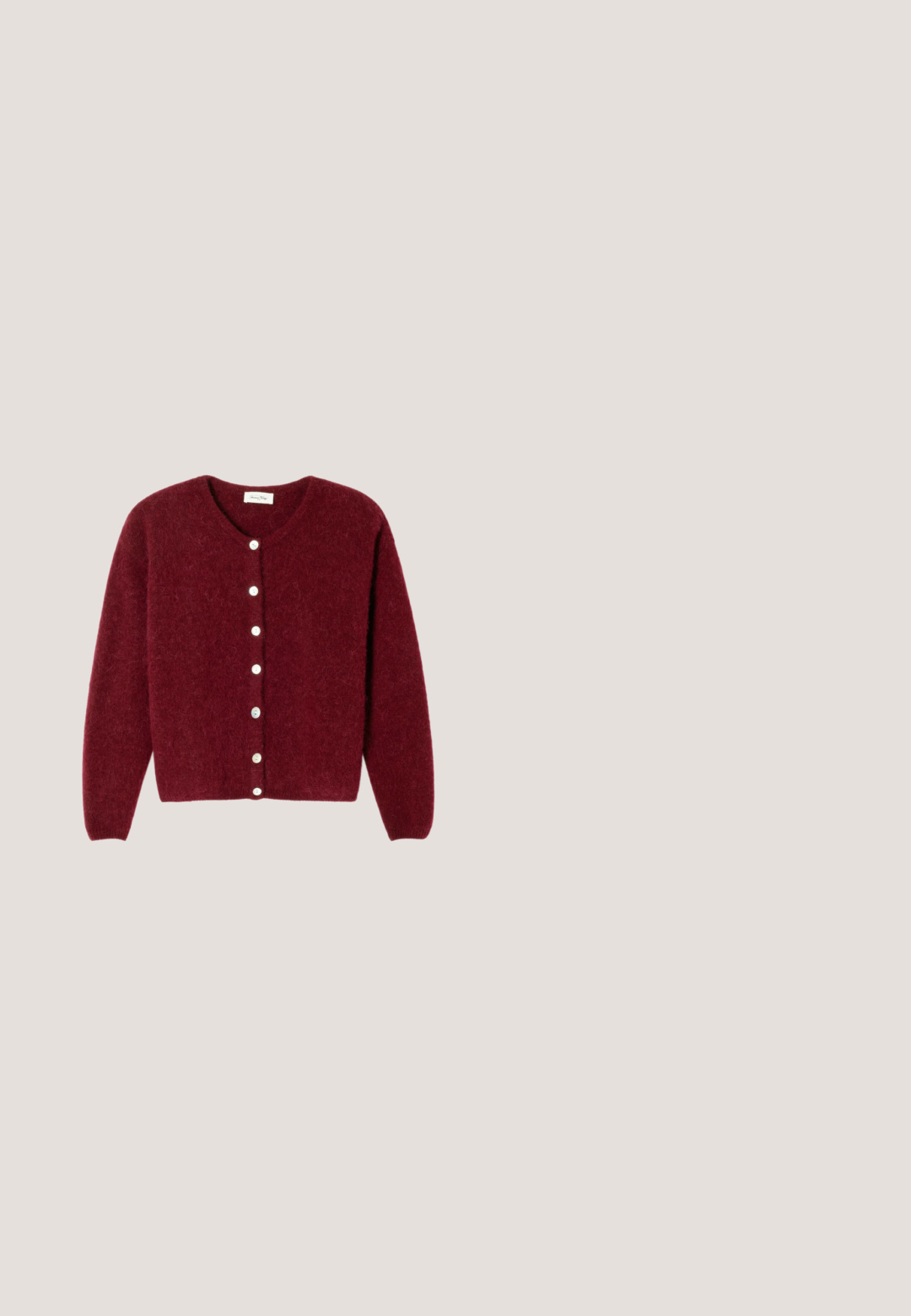 Cardigan bordeaux en matière douce, avec un col rond, des manches longues et six boutons blancs sur le devant.; T-shirt femme à manches courtes en rose foncé uni avec un col rond, en tissu doux, taille petite.; Tissu marron texturé avec un éclat subtil, présentant une fermeture à bouton et des plis. Apparence lisse et légèrement froissée avec une finition douce.; Mocassin en cuir rouge avec un bout rond, présentant un accent de quincaillerie dorée et une semelle en caoutchouc noire avec une texture antidérapante.; Sac fourre-tout bordeaux en daim avec un devant en cuir à motif crocodile, doté de deux poignées et d'une fermeture éclair.; Bracelet délicat en chaîne d'or avec de petites perles multicolores espacées régulièrement, doté d'un fermoir mousqueton et d'une chaîne ajustable avec une étiquette de marque.