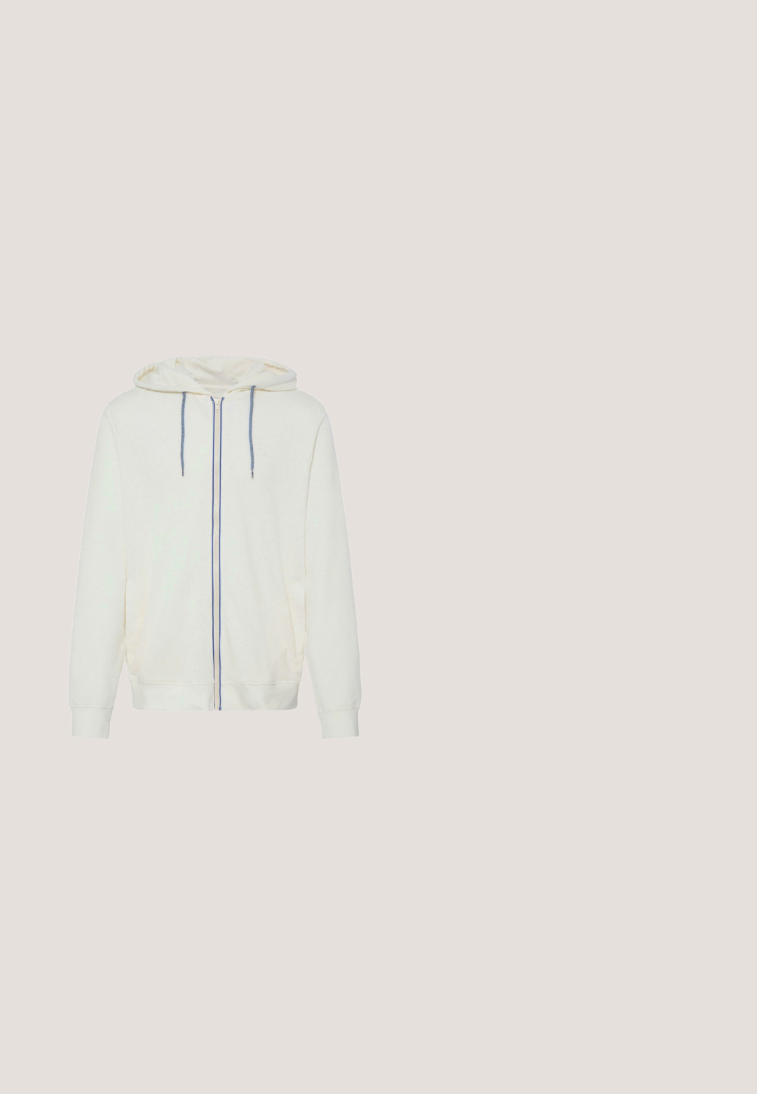 Sudadera blanca con cremallera y capucha, confeccionada en tela suave, con capucha ajustable mediante cordón, detalles en cremallera azul y bolsillos laterales. Diseño sencillo, sin estampados.; Chaleco azul marino hecho de tejido entrelazado, con escote en V, seis botones frontales, dos bolsillos estrechos y una textura suave.; Camisa de manga corta con un estampado de hojas tropicales en blanco y azul, hecha de una tela ligera. Cuenta con un collar clásico y un diseño de botones en la parte frontal.; Shorts de algodón beige con cierre de botón, bolsillos frontales y detalles de costura sutiles. El diseño es de corte recto con una textura suave.; Zapatillas de ante en navy y gris con acentos de malla, logotipo blanco, acento rojo, puntera redonda y suela de goma. Diseño con cordones y cuello acolchado.; Bolso de mensajero verde hecho de tela duradera, con un bolsillo frontal con cremallera, una correa negra y una correa blanca de acento horizontal.