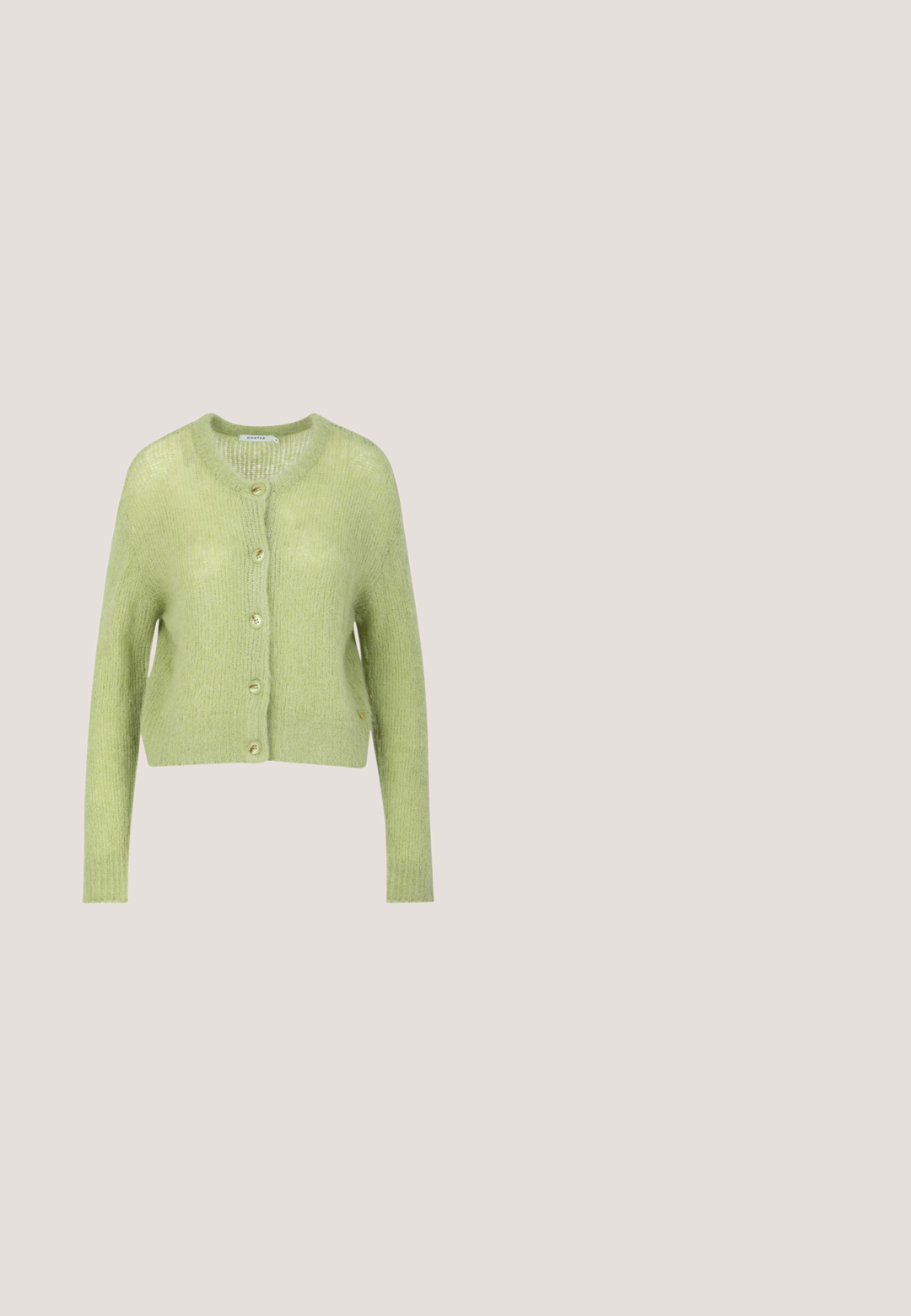 Lysegrøn cardigan med tekstureret finish, rund halsudskæring og fem knapper foran. Kort længde med lange ærmer.; Hvid kortærmet bomuld T-shirt med rund halsudskæring med tynd gylden kant og lille gyldent broderet logo centreret på brystet.; Lysblå denim wide-leg jeans har høj talje, frontlommer og synlige stiksyninger på sømmene og kanten.; Hvide lædersneakers med en mintgrøn ruskinds hælflab og flade snørebånd. Har en struktureret gummisål og præget brandlogo i guld.; Olivengrøn textured tote taske med lange dobbelte håndtag og knudedetaljer nær basen af hvert håndtag.; Guldarmbånd med kæde, der har små runde perler og to dekorative sten. Justerbar lukning med en mærkat indgraveret med "SINGULARE".