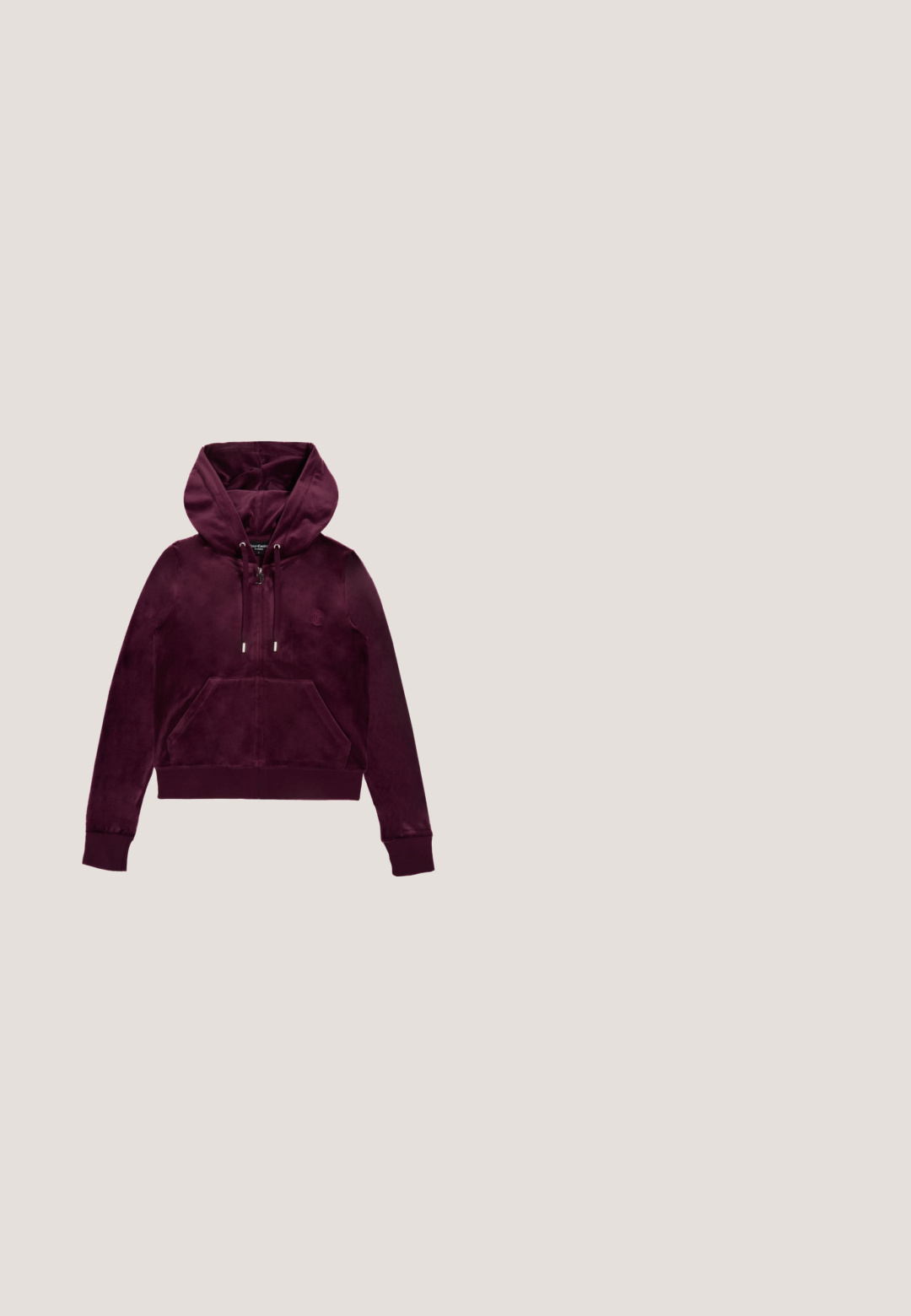 Bordeaux kleurige zip-up hoodie van zachte, gestructureerde stof met een getailleerd ontwerp, voorzakken en een verstelbare capuchon met trekkoord. Subtiele logodetail op de borst.; Zacht roze geribde crop top met een ronde halslijn en brede armsgaten, voorzien van een kleine decoratieve 'B' logo in strass op de borst.; Donkergrijze gewassen joggingbroek met trekkoorden in de taille en elastische boorden met verstelbare koorden bij de enkels.; Beige sportschoen met bovenwerk van mesh, gevormde accenten, ronde neus en zichtbare luchtkussens in de zool. Veters in een neutrale tint.; Gequilte roze schoudertas met verstelbare strap, ritssluiting en een rechthoekig merketiket op de voorkant. Gladde textuur en compact ontwerp.; Roze oorringen van resin met een glanzende afwerking, voorzien van een open ontwerp en goudkleurige sluiting. Lichtgewicht met een gebogen vorm.