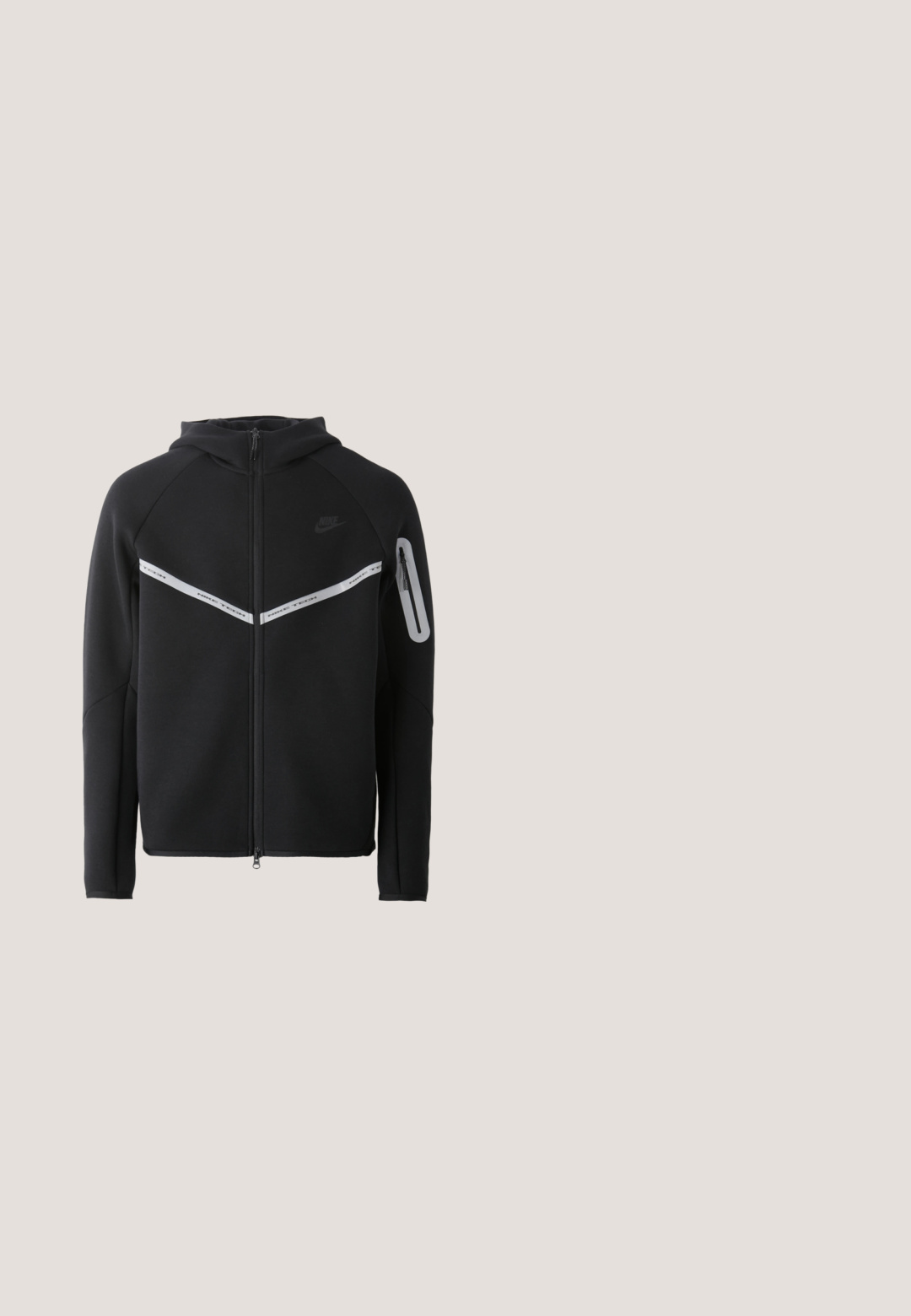 Sudadera con cremallera negra que presenta una franja reflectante en el pecho, capucha ajustable y un bolsillo lateral con cierre de cremallera.; Chaleco puffer de pana negra con un alto cuello, cierre frontal con cremallera y el logotipo de Jordan en blanco en el pecho, que presenta un diseño acolchado.; Camiseta de manga corta gris de algodón, con un logo negro de Nike en el pecho y un cuello redondo. Diseño minimalista sin patrones.; Pantalones deportivos negros con cinturilla elástica y cordón, con bolsillos laterales, piernas ajustadas y cremalleras en los tobillos. Textura suave.; Zapatilla Nike Air Max negra suspendida en el aire sobre un suelo de hormigón texturizado con escalones de hormigón al fondo.; Bolso mensajero negro que cuenta con un compartimento principal con cremallera, un bolsillo en la solapa frontal con hebilla, correas de tela y asas dobles para llevar.