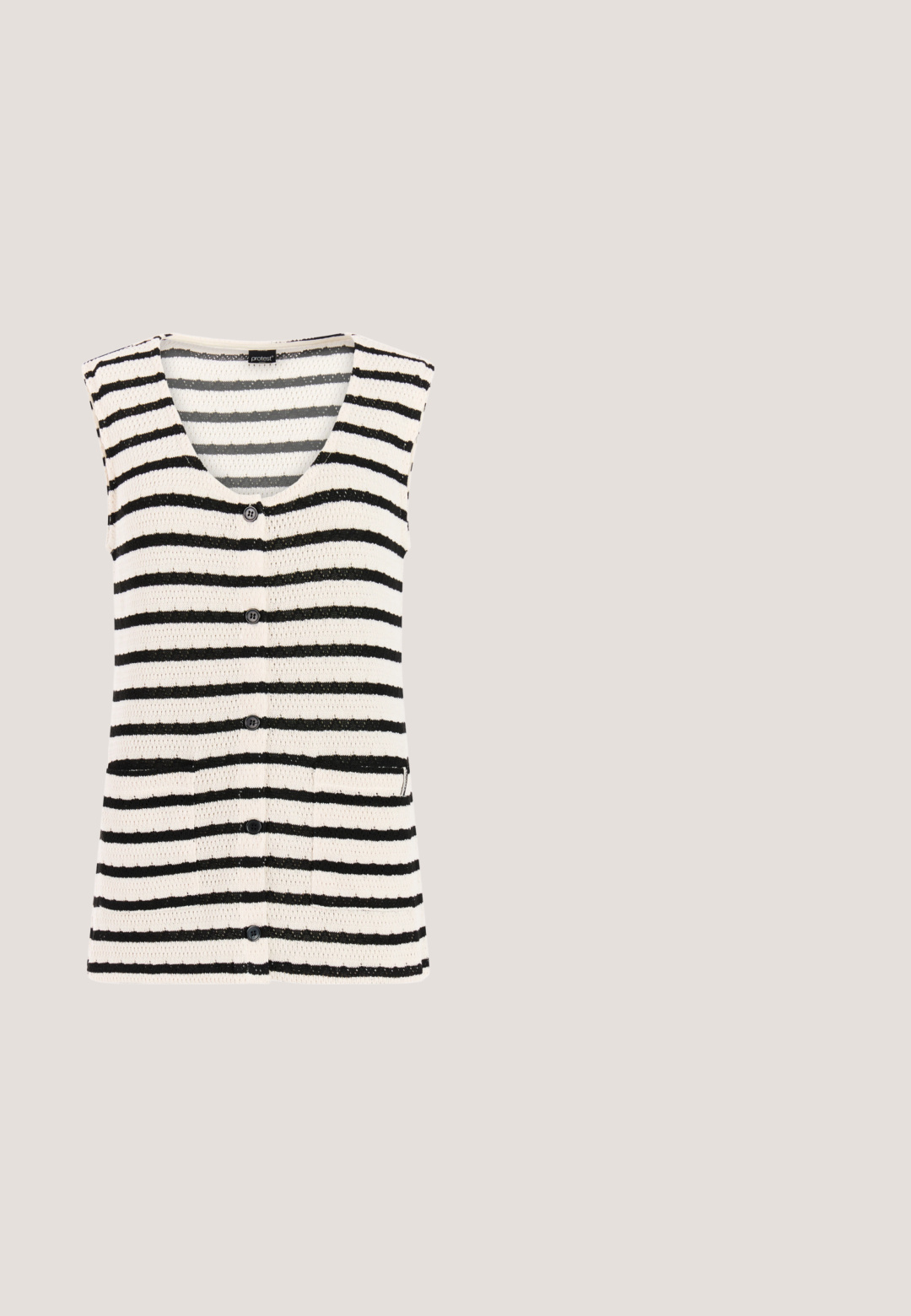 Cardigan sans manches en tricot avec des rayures horizontales noires et blanches, cinq boutons sur le devant, et une petite poche en bas à droite.; Chemise noire à manches longues, boutonnée, avec col et une unique poche poitrine, présentée sur fond blanc.; Pantalon noir à jambes larges avec panneaux latéraux texturés et fermeture éclair devant, conçu dans une coupe droite.; Sandale à talon bloc en cuir noir, ouverte à l'avant, avec une large bride. Présente une texture lisse et un design minimaliste.; Sac à main rond tissé noir avec motif tressé et une anse tressée unique attachée par des anneaux en métal doré.; Bracelet noir à perles avec de petites perles dorées et un cordon noir ajustable, terminé par un charm lotus doré.