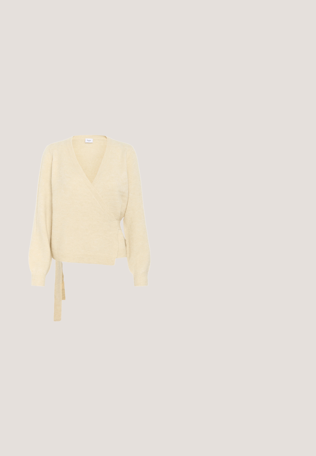 Saint Tropez LARNASZ WRAP - Cardigan - fog; Hvid satin camisole med justerbare stropper, en struktureret, scalloped buste og en lige kant. Glat tekstur og minimalistisk design.; Lyserød satin midi-nederdel med A-formet silhuet og fine diagonale sømdetaljer på en ensfarvet baggrund.; Beige ballerinaer med rundet tå, lille sløjfedetalje og lav, flad sål. Glat tekstur med minimalistisk design.; Blød lyserød læderhåndtaske med afrundet håndtag, guldspænde og aftagelig rem, minimalistisk design, Furla-logo på forsiden.; Lyserød, blank hårtilbehør formet som en stor sløjfe, med en glat overflade og et tyndt bånd til at sikre den på plads.