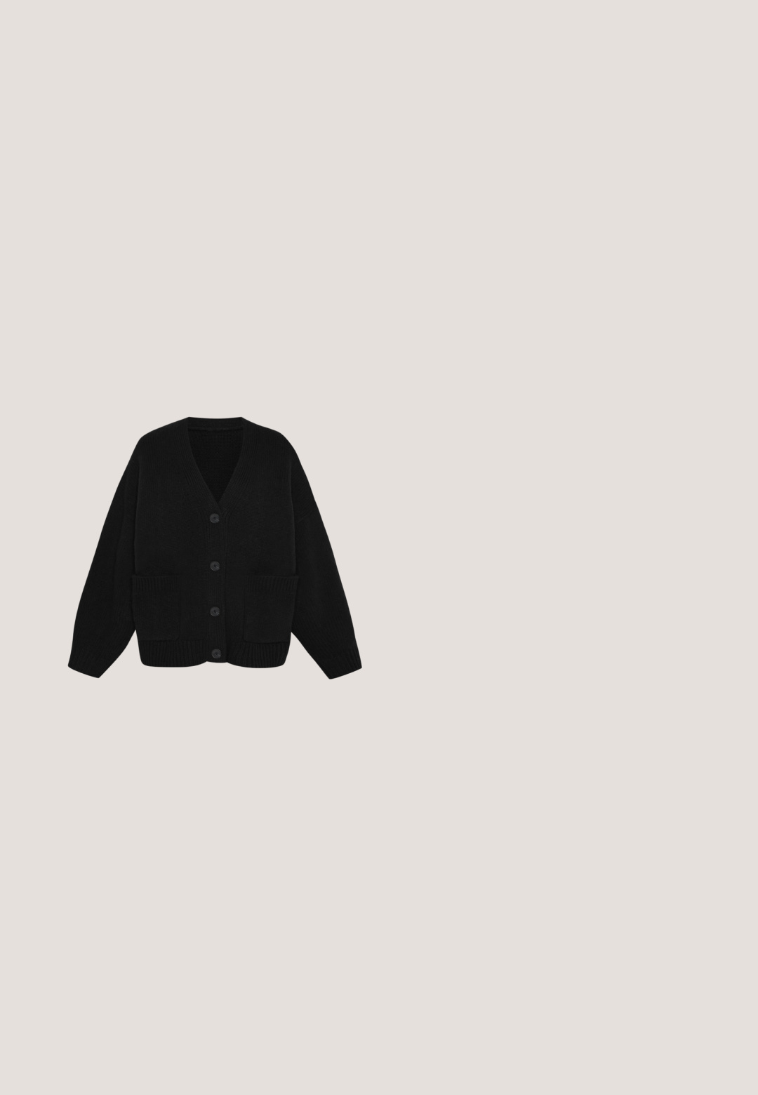 Cardigan noir en maille avec un col en V, une fermeture à cinq boutons et deux poches avant. Caractéristiques : manches larges et poignets ainsi que ourlet côtelés.; Body en maille noire à manches longues, avec des accents jaunes, un décolleté en V profond et des détails à lacets avec de longues lanières sur les côtés.; Pantalon large taille haute à pois noirs irréguliers sur fond blanc, avec une ceinture assortie en tissu nouée à la taille.; Chaussure noire en daim à enfiler avec garniture en fourrure, coutures tressées et semelle épaisse noire. Présente une bande de marque sur le dessus.; Sac à main en cuir noir avec forme incurvée, clous dorés en lignes verticales, poignée nouée et bandoulière ajustable avec boucle.; Bague métallique dorée en forme de fleur avec cinq pétales lisses et arrondis sur un fond blanc uni.
