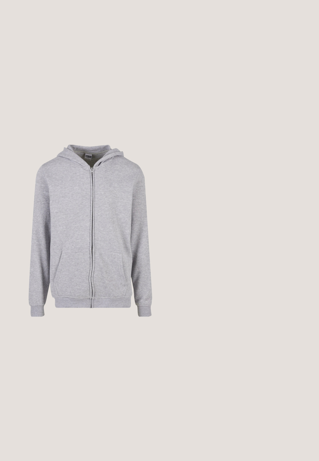 Grå zip-up hoodie lavet af blødt bomuldsblandingsmateriale, der har en frontlynlås, to sidelommer, elastiske manchetter og en hætte med snørrelukning.; Sort polstret vest med hætte, der har trykknapper foran og sidelommer. Fremstillet af et blødt, tekstureret stof.; Hvid bomuld T-shirt med oversized pasform. Har farverige grafiske tryk og tekst på forsiden og venstre ærme. Korte ærmer, rund hals.; Matinique MACHINO PLEAT 73 - Bukser - black; Sko med en overdel i sort net og ruskind, cremet prikket sål og hvide snørebånd, med et chunky design og kontrasterende teksturer.; Sort rektangulær crossbodytaske med justerbar rem og forreste lynlåslomme mod en hvid baggrund.