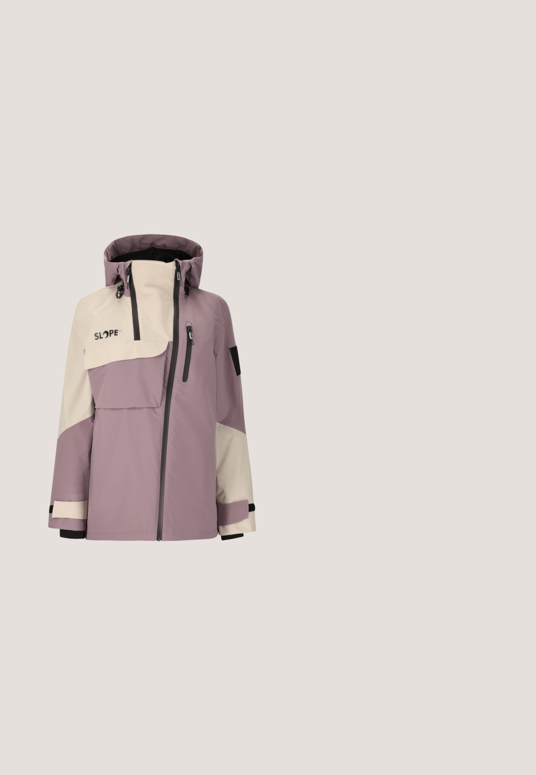 Veste imperméable violette et crème avec une capuche, des poches zippées, une poche poitrine et des poignets ajustables. Le design comprend un bloc de couleurs.; Pull en polaire violet avec un col zippé à mi-hauteur, des manches longues, une texture lisse et une coupe ajustée. Aucune motif ni accent supplémentaire.; Chemise blanche et rose à manches longues et col montant avec le texte "SNOW MUCH FUN" sur la poitrine et des motifs d'étoiles sur les manches.; Salopette en polyester imperméable de couleur violette avec des accents noirs, sangles réglables et poche frontale. Elle possède un design élégant avec des panneaux de genoux renforcés.; Bottes noires à cheville avec une texture en fourrure sur le dessus, des accents en cuir, un bout rond et une semelle noire épaisse avec un laçage simple.; Lunettes de soleil violettes au design élégant et enveloppant. Verres miroités affichant des couleurs dégradées. Nom de la marque "ROXY" inscrit sur la branche.