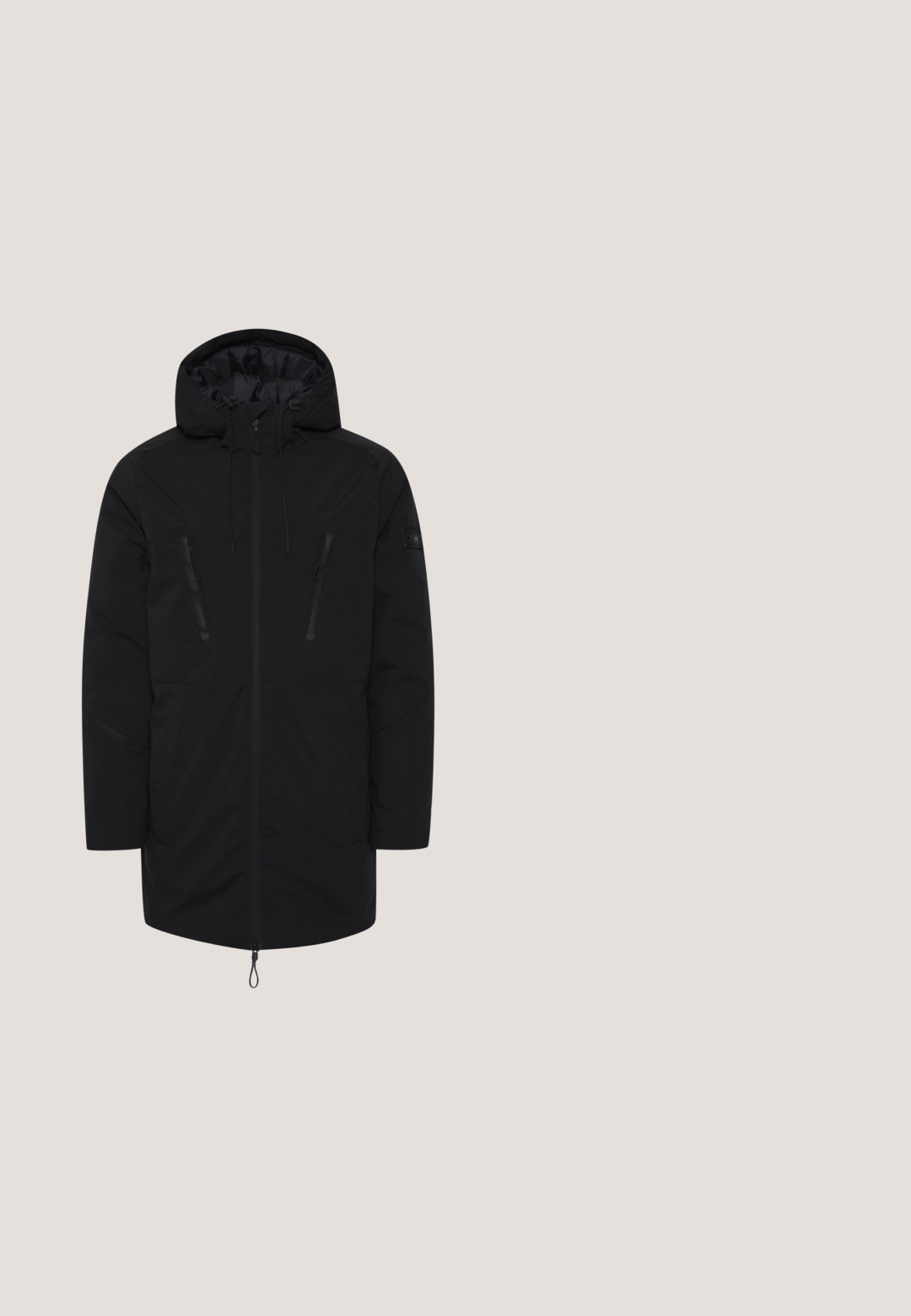 Sort isoleret parka med justerbar hætte, frontlynlås og to lynlåslommer. Har en glat, mat overflade og diskret branding.; Calvin Klein Striktrøje - black; Skjorte med knapper i vævet bomuld, blå og sort ternet mønster, lange ærmer, krave, hvide knapper og justerbare cuffs.; Mørkegrå denim jeans med lige ben-design, fem lommer, metalknaplukning og broderet logo på taljen.; Sorte læder højtop sneakers med en glat finish, hvid gummisål og simpel snørebåndsdesign. Har en pull tab bagpå.; Sort messenger taske med en slank, glat overflade, en justerbar rem og en lille aftagelig pouch med et geometrisk mønster.