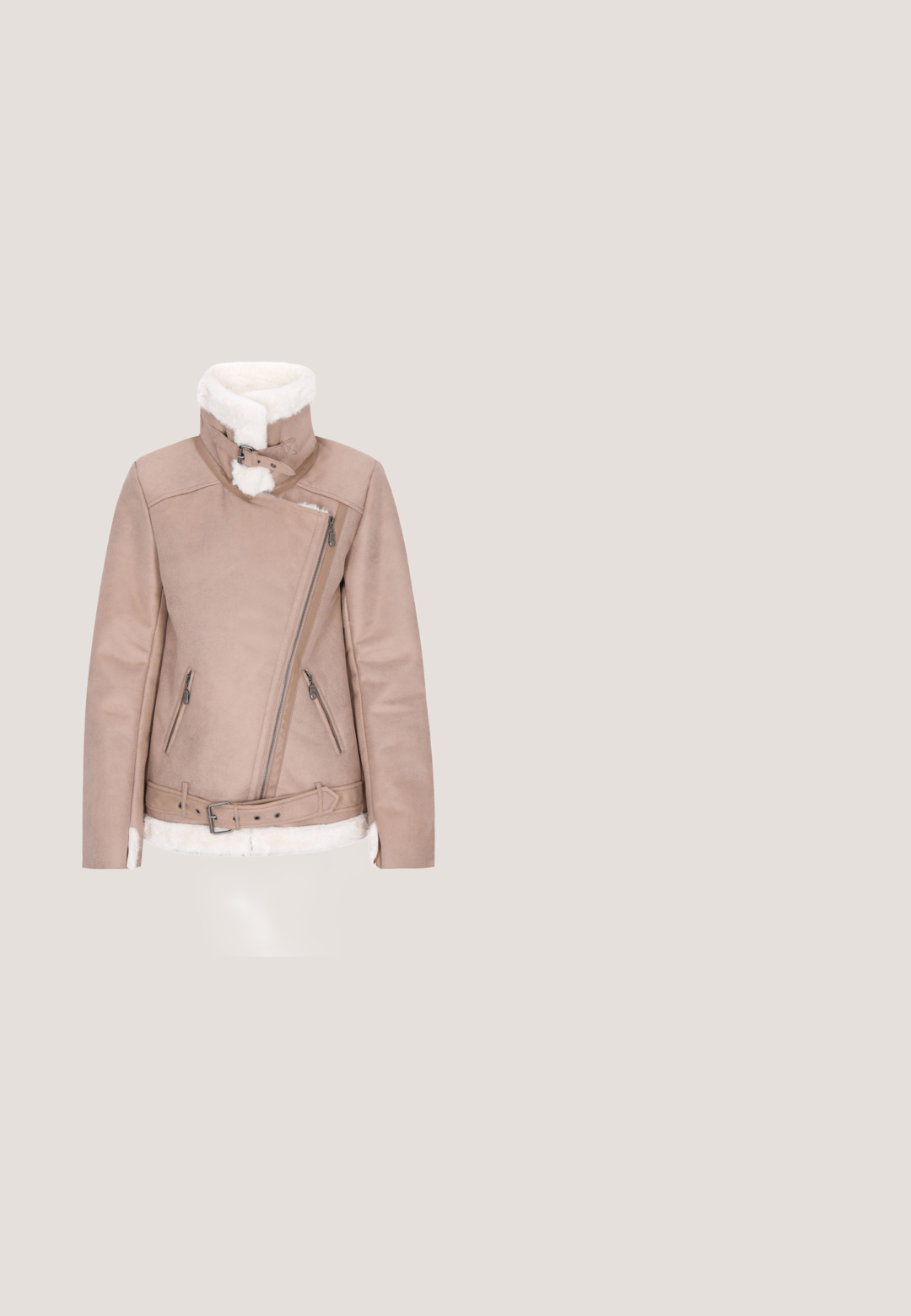 Veste en faux suède beige clair avec col en fourrure, fermeture éclair diagonale et deux poches latérales, avec une taille ceinturée et une texture douce.; Pull blanc à col V côtelé avec manches longues et accents de boutons dorés sur les poignets. Texture douce et design ajusté.; Pantalons de survêtement évasés marron clair en velours doux, présentant une taille à cordon de serrage, deux poches avant et un logo brodé discret.; Bottine en suède marron avec une semelle en caoutchouc épaisse et des lacets en boucle, dotée d'une doublure intérieure chaude et de détails de surpiqures latérales.; Sac à main rectangulaire en fausse fourrure marron avec des anses en tissu, nom de la marque embossé "LIU JO" et une étiquette assortie attachée par une boucle en corde.; Breil MAGNETICA SYSTEM - Collier - rose gold-coloured