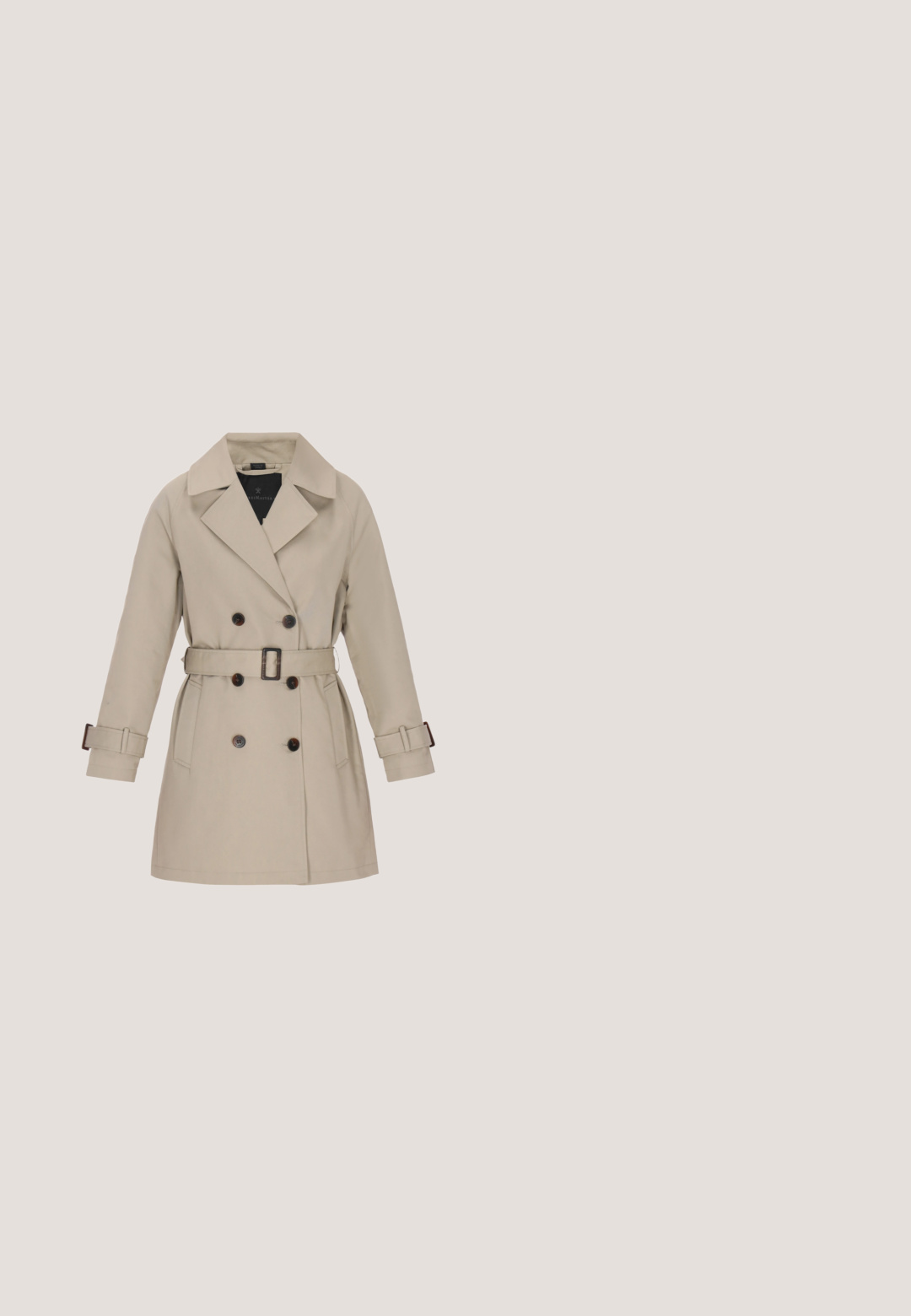 Beige dobbeltradet trenchcoat med bælte, bred krave og knappede manchetter. Fremstillet i blødt stof med to sidelommer og mørke knapper.; Marineblå halterneck-dragt med dyb V-udskæring og figursyet talje, med lige ben og plisserede detaljer.; Sorte patentlæder slingback hæle med spids tå, rund udskæring og blokhæl. Har en guldtonet spændeaccents.; Ralph Lauren Solbriller - black; Bordeaux farvet faux læder clutch med en sølv kædestrop, der har et spænde design og metaløjer over fronten for ekstra detaljer.; Guldbånd med en simpel bue-detalje, lavet af tynd snor og med justerbar lukning. Glat tekstur med en metallisk finish.