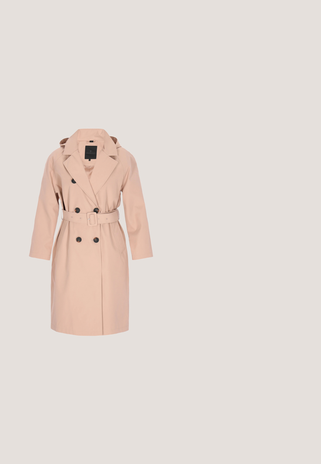 Beige trenchcoat lavet af letvægtsstof, med dobbeltradet design, bælte i taljen og knapdetaljer foran.; Sort langærmet kjole med høj krave, knaplukning og cirkulære pailletmønstre, der skaber et tekstureret, skinnende design.; Glitrende guld mid-hæl sko med rund tå, ankelrem med metalspænde og struktureret overflade. Elegant blokhælsdesign.; Gennemsigtige beige katteøje-solbriller med brune linser og tynde guldstel, der hviler på en hvid overflade.; Quilted bronze faux læder håndtaske med en guld kædethandle og prægede logo. Kompakt rektangulær form med sidelukning.; Delikat sølvkæde med små hvide perler og en guldlobsterlås, arrangeret i en cirkulær form på en hvid baggrund.