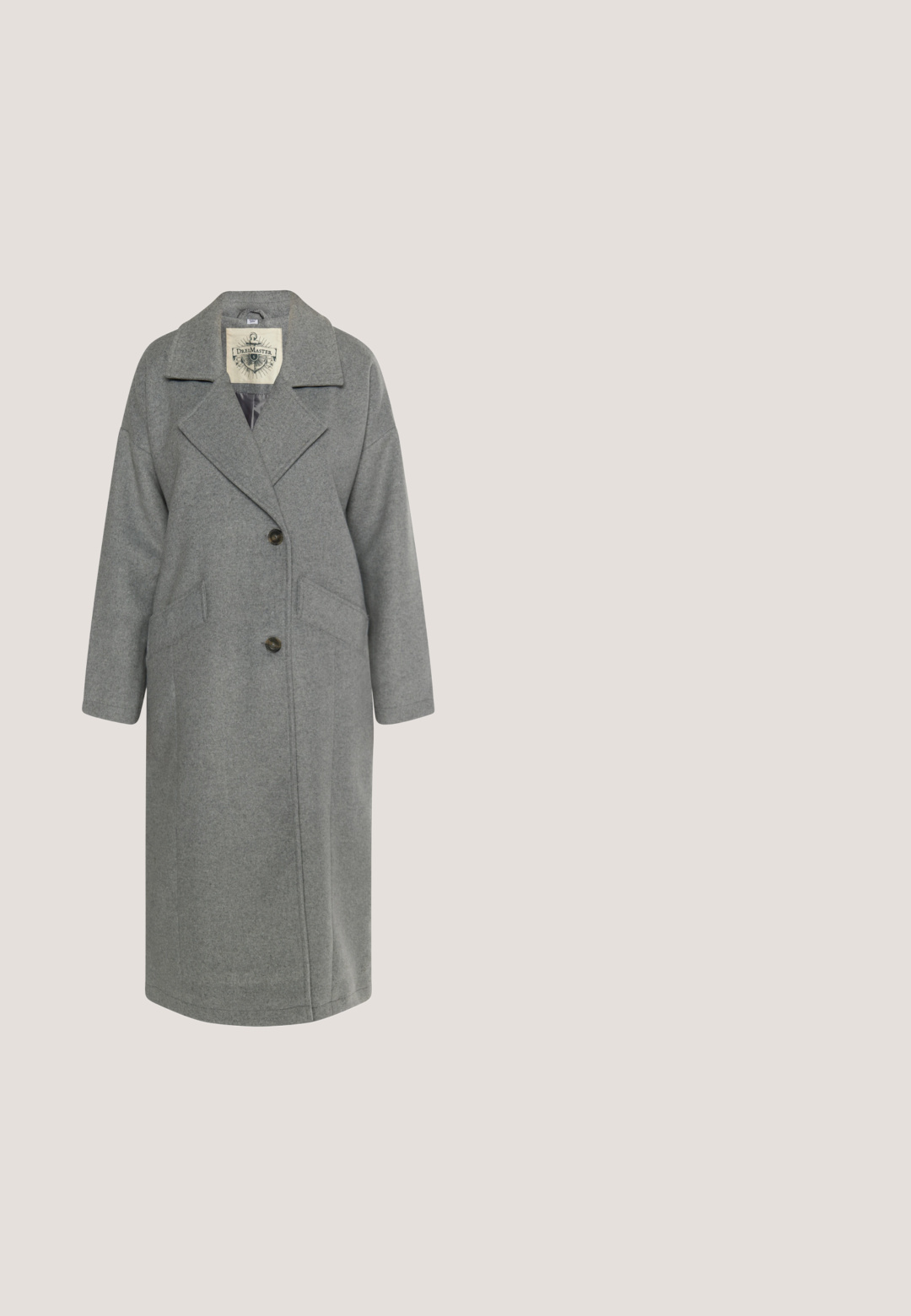 Long manteau en laine gris avec de larges revers, deux boutons devant, poches latérales et une étiquette intérieure visible.; Pull en tricot gris avec un col montant et des poignets côtelés. Motif texturé sur l'ensemble, coupe ample et manches raglan.; Pull à col roulé gris en tissu doux et extensible ; forme ajustée avec des manches longues et un col replié. Pas de motifs ni d'accents visibles.; Pantalons large en lin gris avec une taille haute, présentant un cordon de serrage, des plis à l'avant et une finition douce et texturée.; Bottine en suede gris avec un bout rond, une doublure douce, une semelle flexible et des coutures latérales. Le design présente une silhouette simple et épurée.; Sac à main en cuir gris avec fermeture à rabat, deux longues anses et côtés larges légèrement évasés.