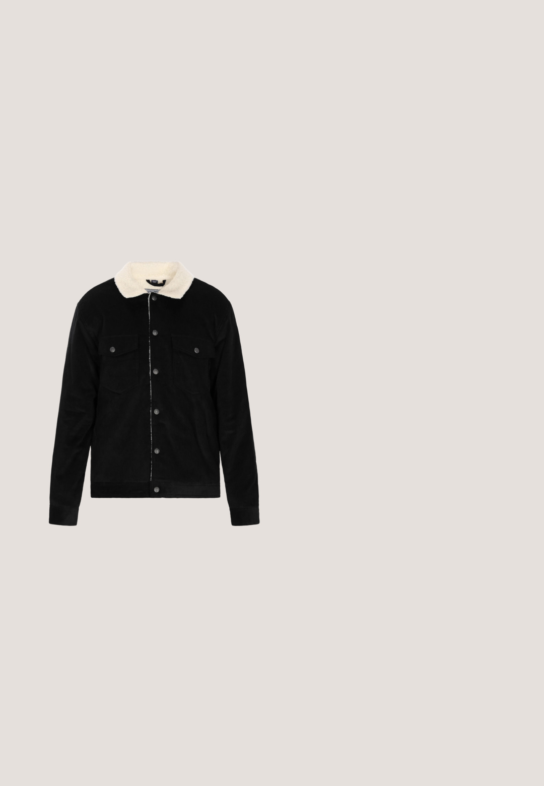Zwarte corduroy jas met een crèmekleurige nepbontkraag, voorzien van knoopsluiting op de borstzakken en voorzijde. Eenvoudig, textuurdesign.; Zwart gebreid sweater met kabelpatronen, ronde hals, verlaagde schouders en geribbelde zoom. Halve crop ontwerp met een textuurafwerking.; Zwarte katoen T-shirt met korte mouwen en een v-hals. Voorzien van witte cursieve tekst "Urban Classics EST. 2009" op de voorkant. Eenvoudig ontwerp.; Zwarte denim jeans met een rechte pijp, vijf zakken en subtiele stiksels. De stof heeft een gladde textuur en een lichte glans.; Zwarte leren enkellaars met ronde neus, vetersluiting aan de voorkant, gevoerde kraag, gestructureerde afwerking en rubberen zool met profiel.; Zwart crossbodytasje met ritsvak aan de voorkant, gestructureerde strip, verstelbare band en klein rood-wit-blauw detail aan de zijkant.