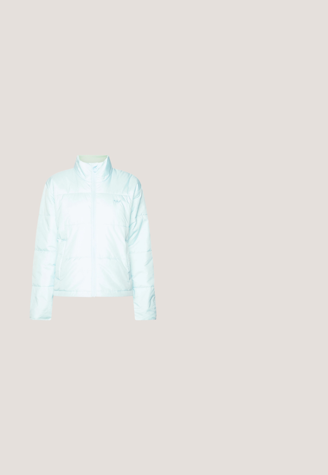 Hellblaues Daunenjacke mit hohem Kragen, durchgehendem Reißverschluss und gestepptem Polsterdesign. Glatte, glänzende Oberfläche; seitliche Taschen sind enthalten.; Grau pullover Sweatshirt aus glattem Baumwollmix, mit rundem Halsausschnitt, gerippten Bündchen und einem kleinen Logopatch auf der linken Brust.; Weißes, kurzgeschnittenes T-Shirt mit blauem, stilisiertem Schriftzug "WRSTBHVR (030)" mittig auf der Brust, kurzen Ärmeln und rundem Ausschnitt.; Schwarze Jeans mit weitem Bein aus Denim. Verfügt über kontrastierende weiße Nähte, Vordertaschen und einen Knopfverschluss in der Taille.; Schwarze Sneaker mit einer strukturierten Oberseite, klobiger Gummisohle und mehrschichtigem Design. Verfügen über ein kleines Logodetail an der Seite und eine Schlaufe an der Ferse.; sweet deluxe EARRING - Ohrringe - silver-coloured