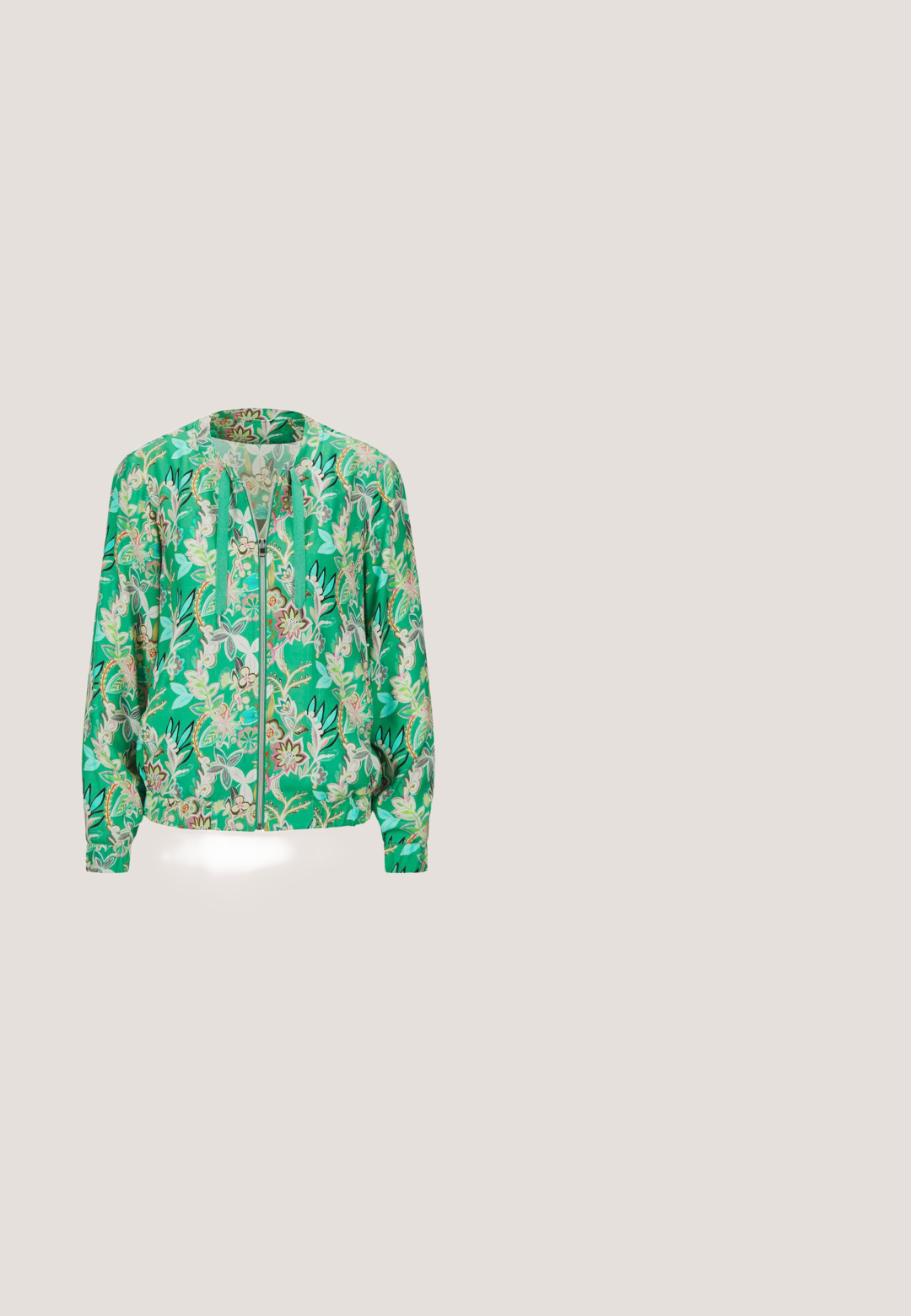 Veste zippée verte avec imprimé floral, dotée de manches longues, de poignets froncés et d'un col à cordon. Fabriquée en tissu léger.; Robe en dentelle verte avec des manches courtes évasées, décolleté en V, détails froncés, longueur genou, ourlet festonné et fermeture éclair au dos.; Chaussure à talons hauts en daim turquoise avec un bout pointu, trois sangles ornées de pierres vertes, et un talon carré avec un accent noir.; Lunettes de soleil carrées avec des verres teintés vert foncé et des montures en plastique marbré noir et bleu sarcelle, ornées d'un logo Longchamp doré sur les branches.; Sac à épaule en simili cuir vert avec une bandoulière en chaîne dorée, un rabat triangulaire et un logo en relief, présentant une texture lisse et un design minimaliste.; Bracelet avec des perles vertes et turquoise, doté d'un fermoir et d'accents dorés, affichant une texture lisse et une délicate extension en chaîne.