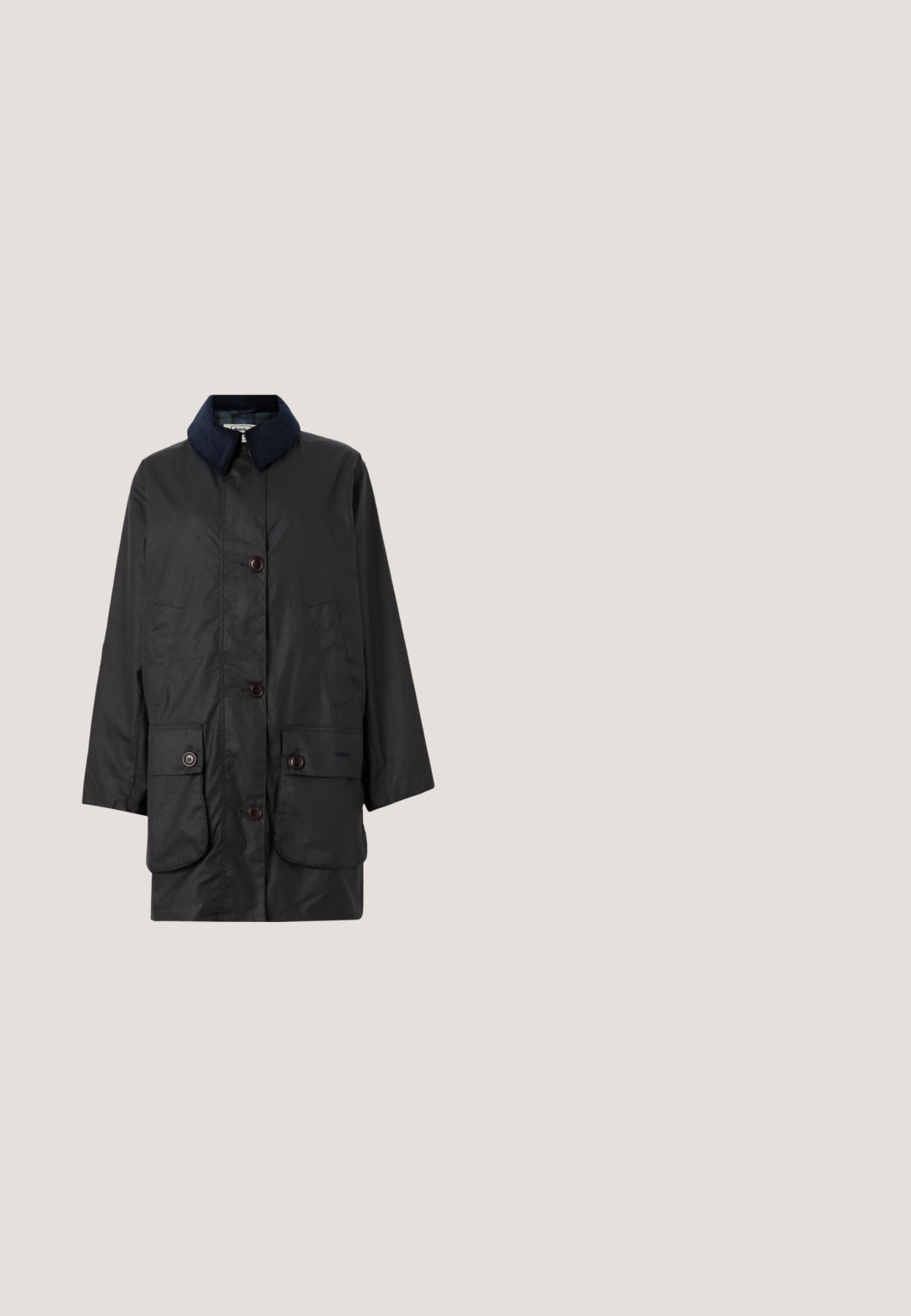 Barbour THE EDIT BY ALEXA - Parka - navy; Chemise à manches longues en crème avec des rayures horizontales marines, dotée d'un col rond, d'une texture côtelée et d'une coupe décontractée.; Pantalons à jambes larges couleur rouille avec un devant lacé, en denim. Comprend deux poches avant et une texture lisse.; Baskets en daim bordeaux avec un dessus texturé, un laçage et une semelle en caoutchouc gomme dotée d'un motif pour une meilleure traction.; Sac bandoulière en cuir marron avec fermoir doré et bandoulière ajustable, présenté sur un fond blanc.; Accessoires en forme de cœur rouge, fabriqués dans un matériau brillant avec une texture lisse. Deux cœurs positionnés côte à côte sur un fond blanc.