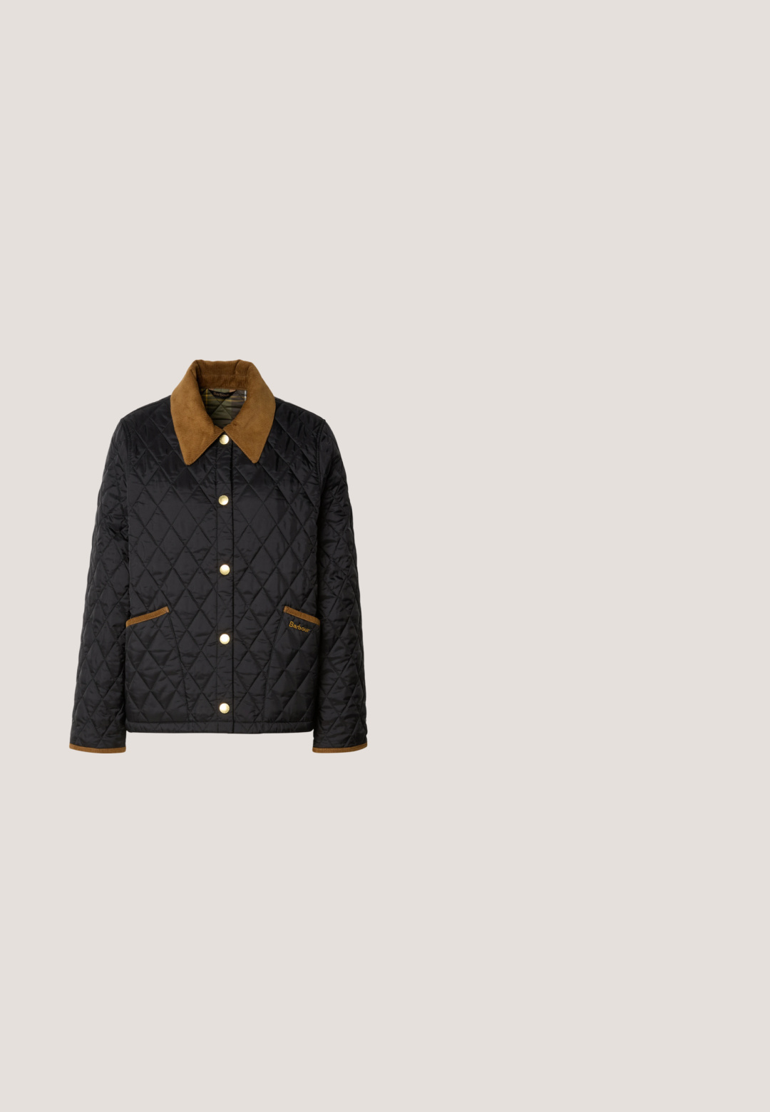 Veste matelassée noire avec un col en velours côtelé marron, des boutons pression dorés et des poches accentuées. Présente un motif en diamants et un détail de logo.; Pull à col roulé côtelé, manches longues, blanc cassé, silhouette ajustée sur fond uni.; DL1961 BRIDGET BOOT HIGH RISE INSTASCULPT  - Jean bootcut - ecru; Bottines Chelsea en daim taupe avec panneaux élastiques sur les côtés et une languette de tirage, dotées d'une semelle en caoutchouc brun épaisse avec un motif pour une meilleure adhérence.; Sac hobo en daim marron avec une forme incurvée, une bandoulière unique, et un détail de fermeture doré à l'avant. Texture lisse, design minimaliste.; Lauren Ralph Lauren PAVE LOGO DROP - Boucles d'oreilles - gold-coloured