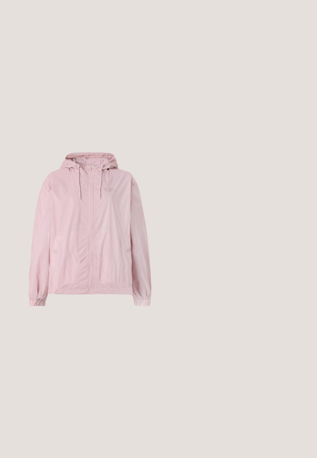 Veste coupe-vent rose pâle avec capuche, dotée d'une fermeture éclair à l'avant, de poignets élastiques et de poches latérales. Le matériau présente un léger motif à carreaux.; T-shirt rose clair à encolure en V avec manches courtes, motif floral et rayures multicolores sur la poitrine, avec le logo "Rip Curl" sur le côté droit.; Shorts en éponge rose avec une taille élastique, un cordon de serrage blanc et un motif floral en relief.; Baskets en daim beige à design basse, semelle en caoutchouc blanc et accents blancs subtils sur le talon et le côté. Présente un système de laçage classique.; Sac à épaule rose clair avec bandoulière réglable, bord supérieur froncé, fermeture éclair et petit logo embossé au centre devant.; Boucles d'oreilles en argent avec une finition polie, présentant une forme ronde simple et une fermeture à tige pour un port sécurisé.