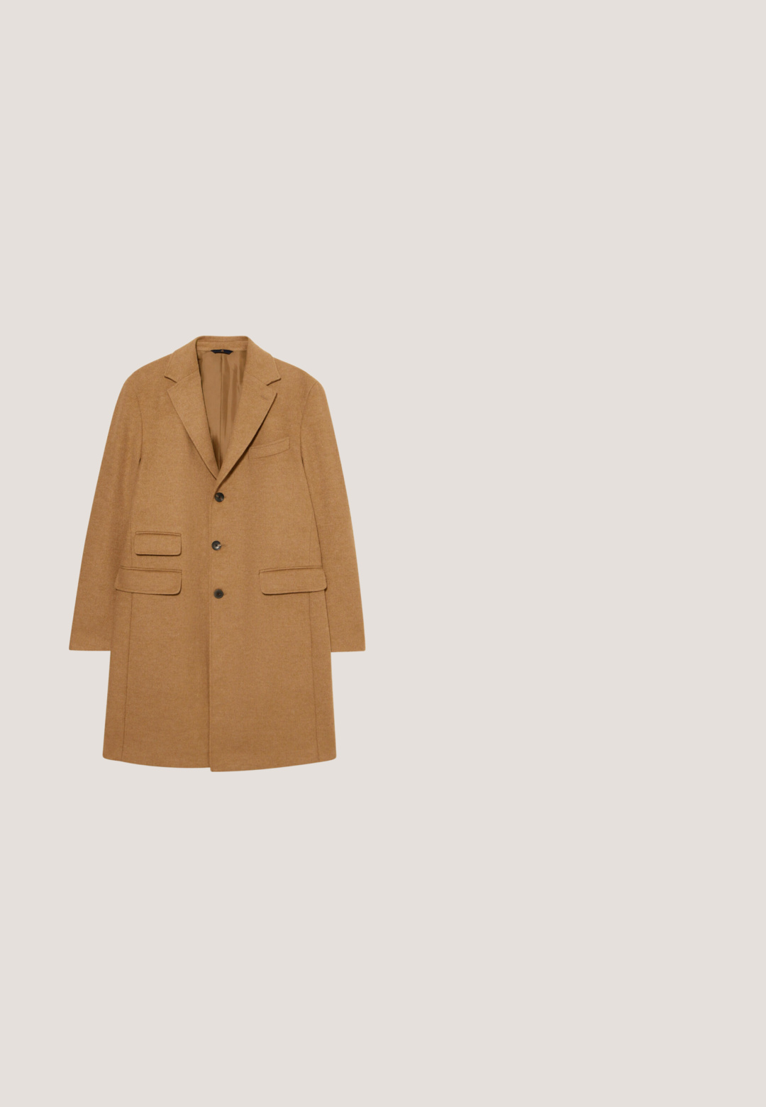 Camelkleurige wollen jas met een reverskraag, twee voorzakken en drie knopen. Voorzien van een gladde voering aan de binnenkant.; Beige gebreide cardigan met een V-hals, geribbelde textuur en zes knopen aan de voorkant. Voorzien van lange mouwen en een relaxte pasvorm.; Grijze coltrui met lange mouwen gemaakt van zachte stof. Heeft een hoge kraag en aansluitende mouwen, met een gladde textuur en eenvoudig ontwerp.; forét Broek - dark grey; Zwarte leren Chelsea-boot met elastische zijpanelen, een gestructureerde afwerking, een ronde neus en een lage gestapelde hak. Voorzien van een trekband voor gemakkelijk aan- en uittrekken.; Grijze wollen sjaal met een zachte textuur, voorzien van een gedraaide design en witte franjes aan de uiteinden. Etiket vastgestikt aan één kant.