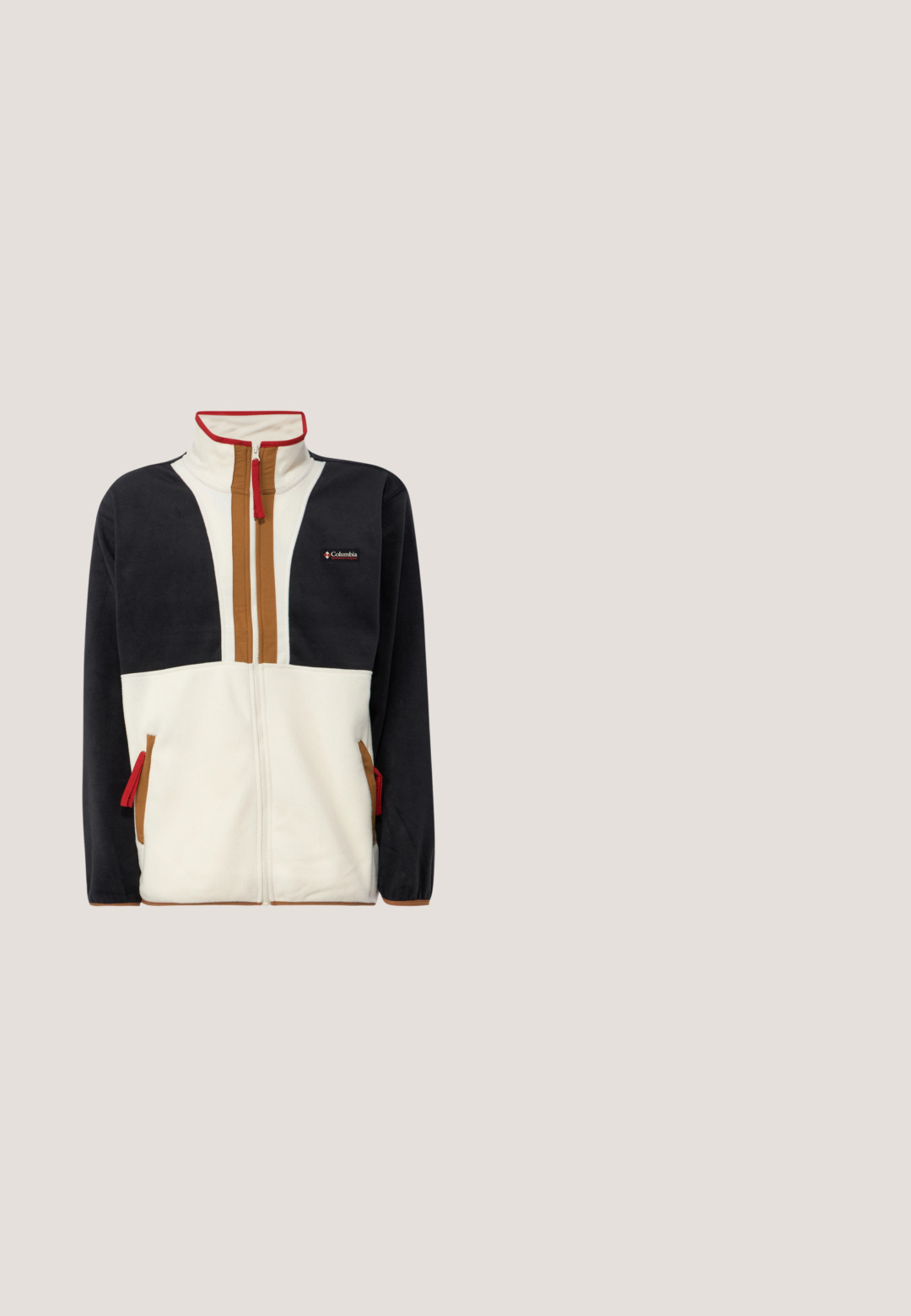 Fleecejacke mit hohem Kragen, Reißverschluss und Farbblockdesign in Marineblau, Creme und Braun. Rote Reißverschlussakzente.; Langärmliger Pullover in Schwarz und Olivgrün mit einem kurzen Frontreißverschluss und kleinem Logo auf der Brust.; Olivefarbene Cargo-Hose mit geradem Schnitt, aus strukturiertem Stoff. Verfügt über große Seitentaschen und einen Knopfverschluss.; Brauner Wanderstiefel mit einem strukturierten Leder-Obermaterial, schwarzem Gummi-Zehenkappen, verstärkten Ösen und einer robusten Außensohle für Halt.; Rolltop-Rucksack aus dunkelgrünem Stoff; verfügt über einen Schnallenverschluss, eine seitliche Reißverschlusstasche und eine strukturierte Oberfläche mit einem soliden schwarzen Boden.; Olivgrüner gewebter Stoffgürtel mit einer großen rechteckigen gebürsteten Metallschnalle, auf der "PME LEGEND" eingraviert ist.