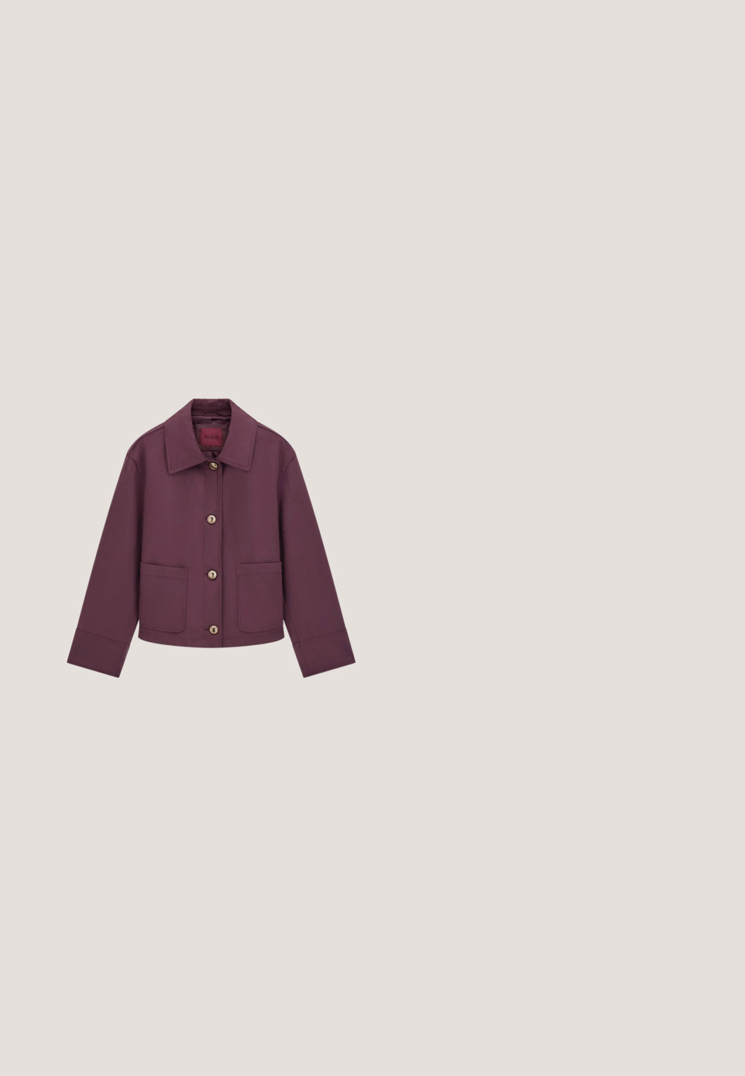 Veste violette boutonnée avec large col, manches longues et deux poches avant, posée à plat sur fond blanc.; Robe midi marron foncé avec manches courtes, col en V, détail froncé à l'avant et fermeture décorative par broche sur le côté gauche.; Escarpin à bride arrière beige avec bordure noire, bout carré, talon moyen épais, et une bride réglable à boucle sur fond blanc.; ALDO SELAMAS - Lunettes de soleil - medium beige; Sac à bandoulière en cuir noir effet croco, forme rectangulaire, texture brillante, avec une fine sangle réglable et une fermeture à rabat frontale.; Bracelet en ton or avec un pendentif central en forme de cœur à finition brillante, entouré de strass transparents, relié par une chaîne délicate.