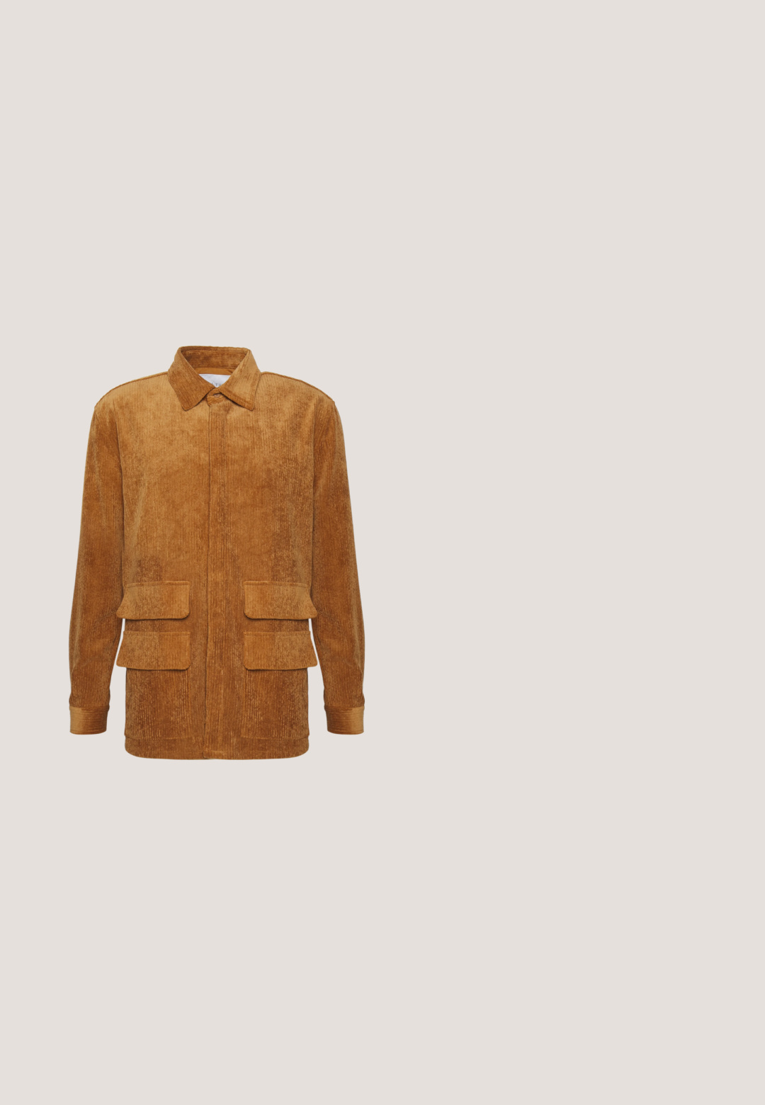 Heathe JACKET - Veste légère - brown; Cardigan à manches courtes en texture crème et marron rayée, avec un devant à boutons, deux poches avant et un matériau doux et pelucheux.; Pier One by Zalando Pantalon classique - brown; Bottines en daim marron avec des panneaux latéraux élastiques, semelles en caoutchouc noir épais, associées à un jean slim bleu clair.; Foulard carré bleu marine avec motifs floraux circulaires orange et bleu répétés et inscription "Les Deux" dans les coins et sur la bordure centrale.; Ceinture en cuir tressé marron avec boucle en métal argenté, enroulée sur un fond blanc.