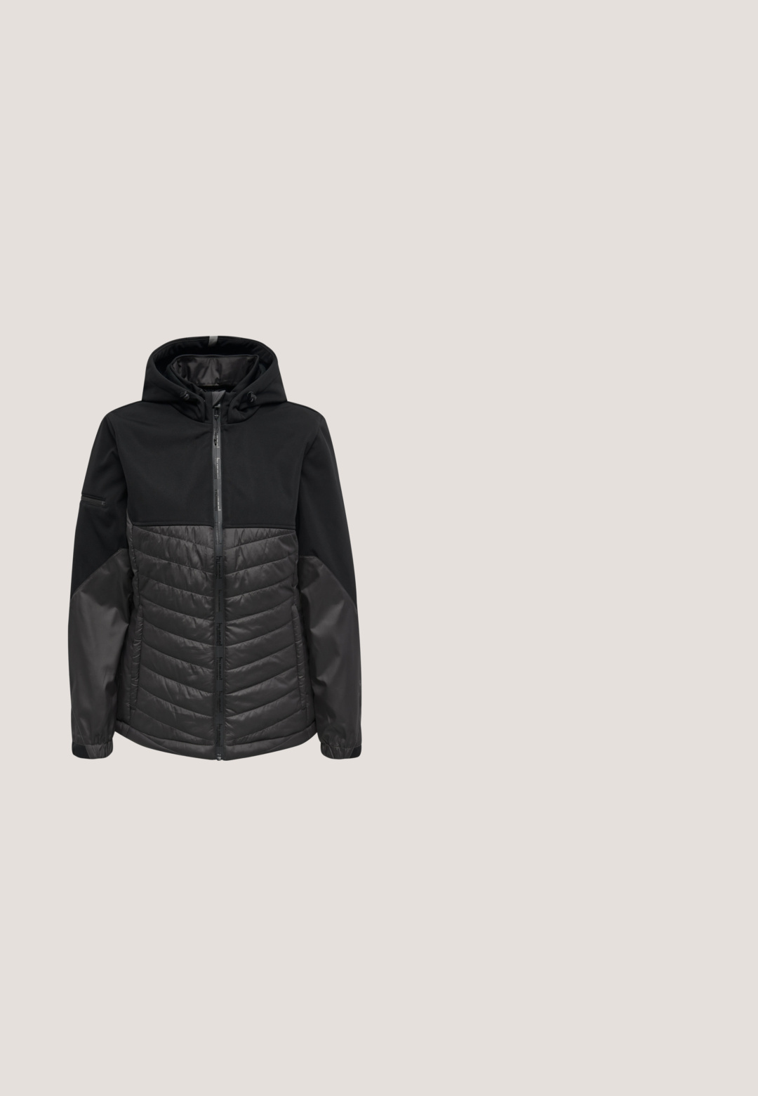 Veste noire dotée d'une partie inférieure texturée et matelassée et d'une partie supérieure lisse, avec une capuche et un zipper frontal. Comprend des accents de marque.; Haut de hoodie zippé noir en tissu doux. Comprend une capuche, des manches raglan et des cordons de serrage contrastants blancs avec un motif géométrique.; Haut noir sans manches avec épaules rembourrées, encolure ronde et texte blanc « Karl Lagerfeld Paris 21 Rue St-Guillaume » sur la poitrine gauche.; Leggings taille haute en vert olive atténué. Fabriqués en tissu lisse et extensible avec des détails de couture subtils le long des coutures.; Botte de pluie noire en caoutchouc avec un design à lacets, surface texturée, lacets blancs et un patch logo sur le côté. Semelle durable pour une bonne adhérence.; Pochette rectangulaire noire avec tissu lisse, fermeture éclair dorée et petit logo triangulaire Guess centré sur le devant.