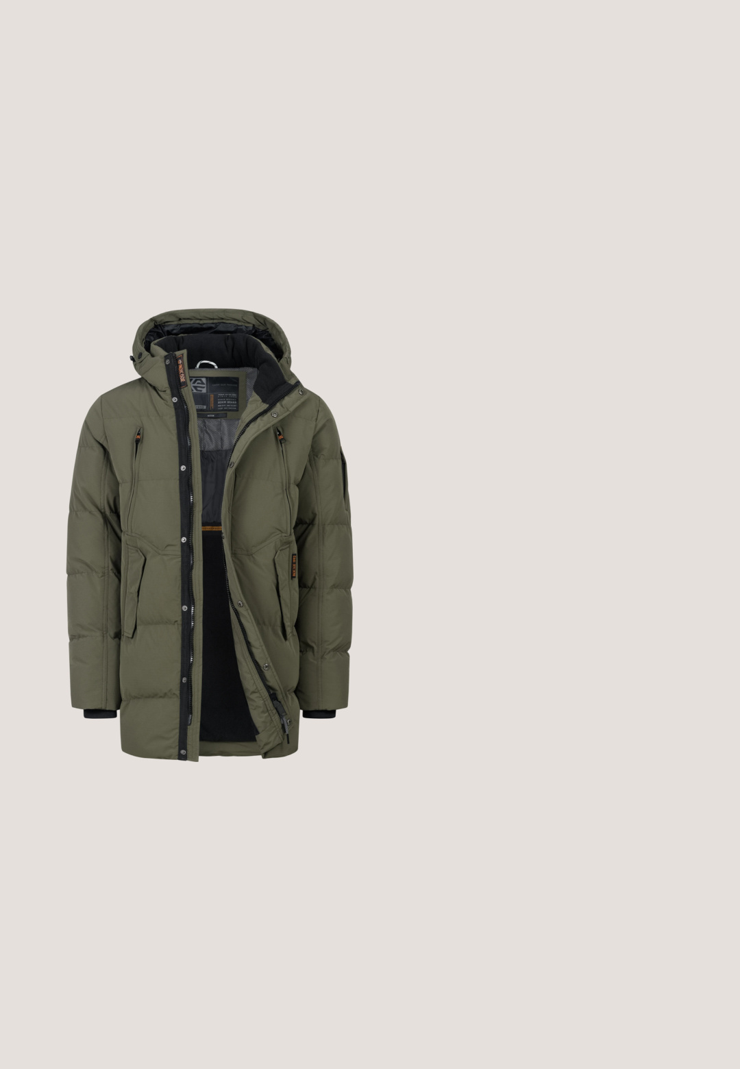 Veste d'hiver verte rembourrée avec capuche, fermeture éclair à l'avant et plusieurs poches. Présente un doublure noire et des poignets ajustables pour plus de chaleur.; Sweat-shirt à capuche vert olive en coton, avec une poche kangourou à l'avant et un logo brodé bleu marine avec des ailes. Poignets et ourlet côtelés.; T-shirt en coton beige avec un logo graphique noir "Pepe Jeans London" sur le devant. Manches courtes et col rond. Design simple.; Pantalon en velours côtelé marron à coupe droite avec passants pour ceinture et fermeture éclair frontale, conçu pour un usage casual ou semi-formel.; Bottines en cuir marron avec un dessus lisse et une doublure en polaire, dotées d'œillets en métal, d'une semelle en caoutchouc texturé et d'accents sombres contrastants.; Petit sac bandoulière en cuir marron avec poche avant, sangle noire réglable et logo de marque subtilement embossé à l'avant.