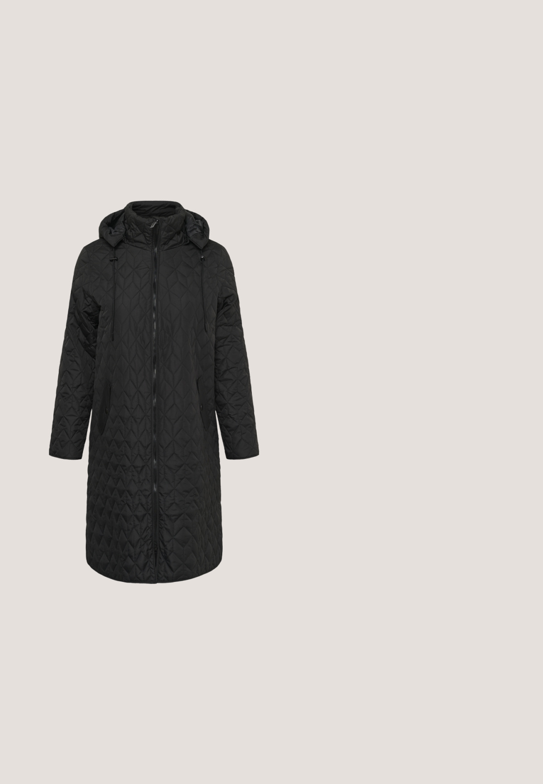 Sort quiltet lang frakke med hætte, der har en fuld lynlås foran og to sidelommer, lavet af et glat, let materiale.; Sort sweatshirt med rund hals. Lange ærmer med intrikate broderede mønstre i hvid, pink og gul på manchetterne. Blødt stof.; Mørkeblå denim jeans med lige pasform, der har en lynlås, fem lommer og synlige syninger.; Sort læder ankelstøvle med rund tå, sidelinning, en trækstrop og en lav blokhæl, der har en glat overflade og et enkelt design.; Sort rektangulær håndtaske med flettede håndtag, guldfarvet hardware og en udvendig vandret strop i glat læder.; Sølv hoop øreringe med en abstrakt, glat form hængende fra hver, med en blank og poleret overflade.