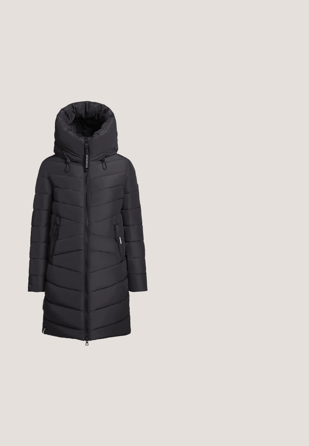 khujo PLUZ - Wintermantel - dunkelgrau; Schwarzer Sweatshirt mit langen Ärmeln, weitem Ausschnitt, geripptem Textil und eng anliegenden Bündchen. Verfügt über einen lässigen Schnitt und minimalistisches Design.; Schwarzes Langarmshirt mit Rundhalsausschnitt und kleinem "Tom Tailor" Logo in heller Schrift in der Brustmitte, Größe klein.; Schwarze Skinny-Jeans aus Stretchstoff, mit einem klassischen Fünf-Taschen-Design, Knopfverschluss und Gürtelschlaufen. Durchgehend glatte Textur.; Schwarzer Winterstiefel mit dicker weißer Sohle, Kunstpelzbesatz und schwarz-weißen gemusterten Schnürsenkeln, für kalte Witterung entworfen.; Schwarze Tragetasche aus Stoff mit strukturiertem Muster. Verfügt über lange schwarze Träger, einen abnehmbaren Schultergurt und ein rundes Logopatch.