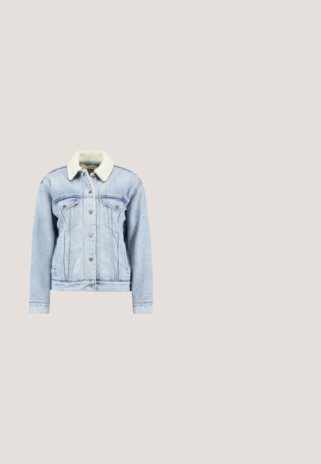 Chaqueta de mezclilla azul clara con cuello de pelo sintético, cierre de botones en la parte delantera, dos bolsillos en el pecho y un corte ligeramente cropped. Diseño clásico.; Top blanco de manga larga con costuras acanaladas y escote redondo. La tela es suave, con una textura sutil y un diseño ajustado. Sin hardware ni patrones visibles.; Vero Moda Vaqueros pitillo - light blue denim; Zapatillas de plataforma blancas con parte superior de cuero suave, cuello acolchado, suela de goma gris y detalles dorados que presentan el logo de Puma.; Gafas de sol transparentes rosas con lentes ovalados, tinte rojo oscuro y varillas delgadas, con un acabado suave y detalles sutiles en la montura.; Collar multi-capas dorado que presenta varios estilos de cadena, incluyendo eslabones gruesos y cadenas finas, con colgantes circulares y rectangulares.