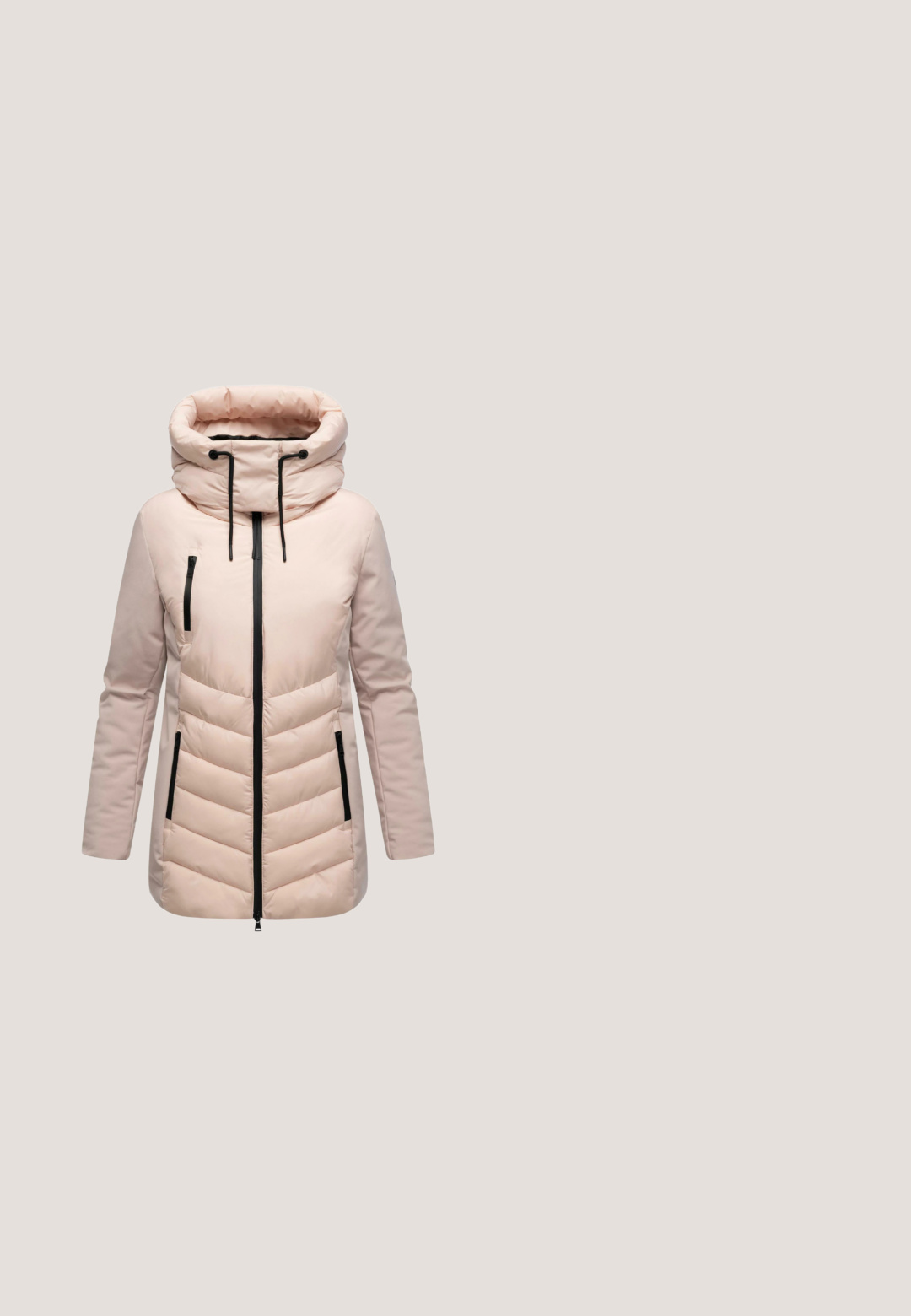 Veste beige matelassée avec un col montant, fermeture éclair noire et accents. Dispose de deux poches à glissière et d'une texture lisse et légère.; Pull en beige à manches longues avec un col rond, présentant un motif rayé texturé et des poignets et un ourlet côtelés. Fabriqué en tissu tricoté doux.; Pantalon marron foncé taille haute à jambes larges avec passants pour ceinture et plis devant, conçu pour une coupe ample.; Bottines en daim marron avec un bout arrondi et un intérieur doux, dotées d'une semelle en caoutchouc plate et d'accents de couture ton sur ton.; Sac à main en cuir taupe avec une anse unique sur le dessus, une poche zippée à l'avant et une bandoulière amovible, présenté sur fond blanc.; Bracelet en maillon doré avec un design à double couche et une fermeture à clasp. La texture est lisse, présentant un motif délicat et complexe.