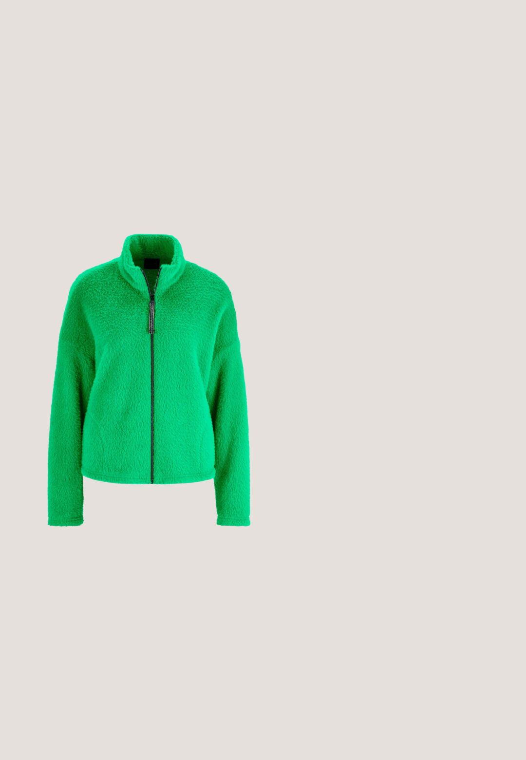 Helles, grünes, fuzzy Zip-Up-Jackett mit langen Ärmeln und Stehkragen, auf einem schlichten, hellen Hintergrund präsentiert.; Grünes Satinhemd mit langen Ärmeln, Knopfverschluss vorne, einer Brusttasche und glatter Textur. Kragen und Manschetten sind aus demselben Stoff.; Grüne Hosen im geraden Schnitt, mit einem einzelnem Knopfverschluss an der Taille und einem strukturierten Stoff.; Grüne Satin-Spitze-Mules mit niedrigem Absatz, die ein elegantes Design und eine glatte, glänzende Oberfläche bieten. Minimalistischer Stil ohne sichtbare Muster.; Gelb-grüne, strukturiertes Lederhandtasche mit Henkel, Vordertasche und Metallverschluss mit der Marke "Trussardi" auf weißem Hintergrund.; Rafaela Donata PERIDOT EDELSTEIN - Ohrringe - silberfarben
