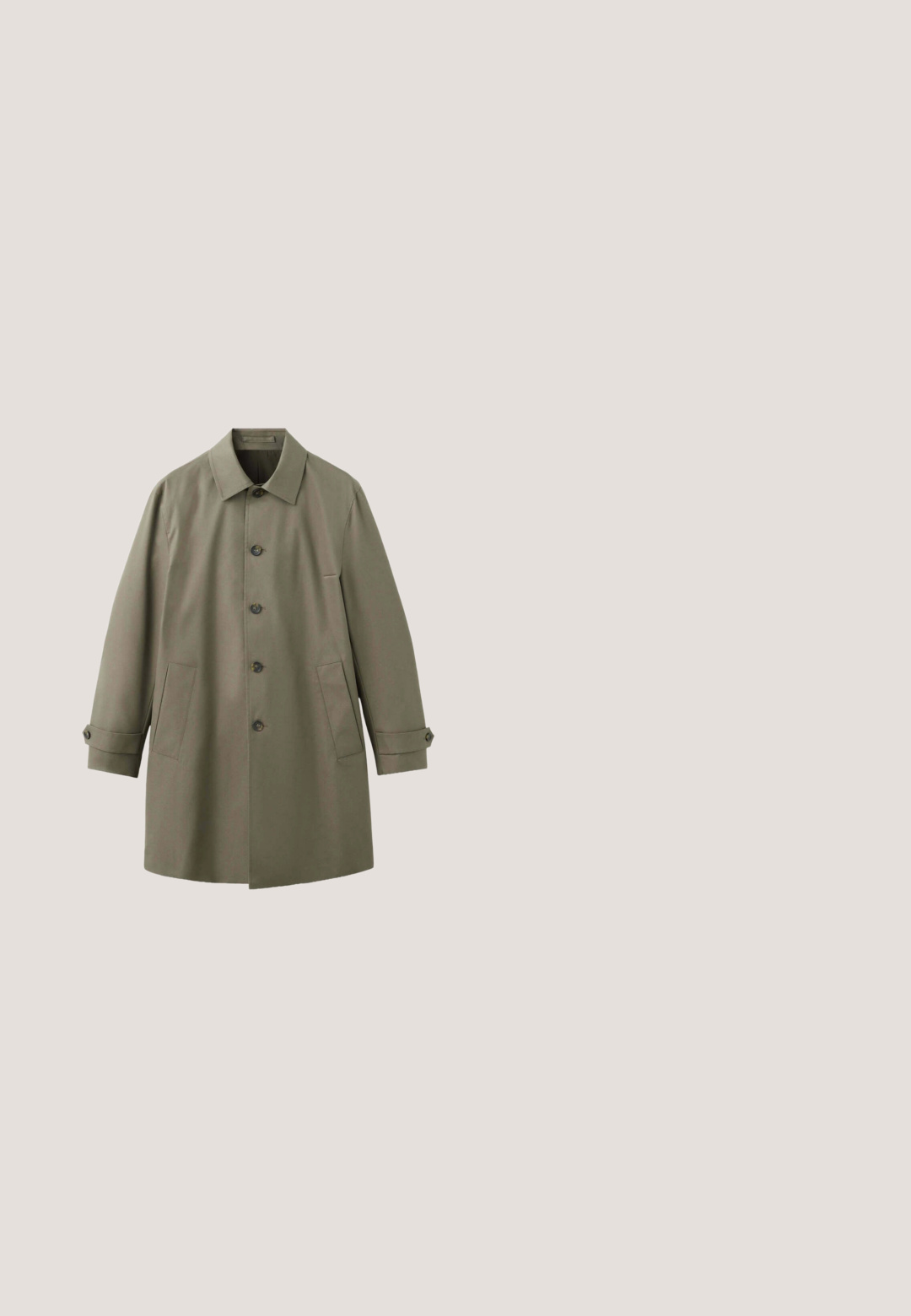Manteau vert olive à simple boutonnage avec quatre boutons, deux poches latérales, un col et des poignets boutonnés aux manches longues.; Pull en laine mérinos vert kaki à manches longues, col rond, poignets et ourlet côtelés. Texture lisse ; sans motifs ni accents visibles.; Chemise pour hommes à manches longues avec boutons, de couleur vert olive clair, dotée d'une poche poitrine et d'un col à boutons, fabriquée en tissu velours côtelé.; Pantalon marron en tissu lisse, doté d'une coupe droite, d'une fermeture éclair à l'avant et de poches latérales pour une apparence épurée et ajustée.; Bottine Chelsea en daim marron avec panneaux latéraux élastiques, languette au talon, petit talon en bois empilé et semelle en caoutchouc.; John Henric TRAVEL ESSENTIAL - Trousse de toilette - brown