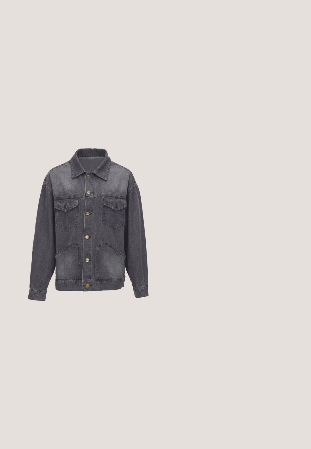 Veste en denim gris foncé à manches longues, fermeture à boutons sur le devant, deux poches poitrine à rabat et deux poches plaquées inférieures.; Débardeur gris avec le texte "Ed Hardy" et un motif style tatouage d'une croix, une rose, des dragons et des banderoles indiquant "In Memory Of When I Cared."; Short en denim noir avec fermeture à boutons devant, passants de ceinture, deux poches avant et une petite poche à monnaie, présenté à plat sur fond blanc.; Botte de cowboy en cuir noir avec bout pointu, talon bloc, broderie de dragon, clous argentés et bride avec bouton métallique sur le dessus.; Lunettes de soleil noires avec monture carrée, verres teintés foncés et logo doré Marc Jacobs sur les tempes et les coins de la monture, sur un fond clair.; Sac à main en cuir gris avec doubles poignées, poche zippée avant, clous décoratifs et pendentif lettre E doré.