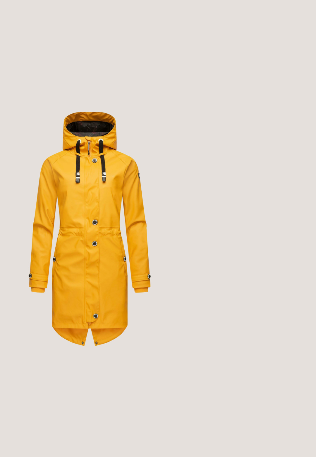 Chaqueta impermeable amarilla con capucha, cuerdas negras, botones a presión y un dobladillo trasero ligeramente más largo para mayor cobertura. Textura suave.; Sudadera de manga larga hecha de suave forro polar naranja brillante. Presenta un cuello con media cremallera y textura lisa, diseñada para proporcionar calidez y comodidad.; Vestido de camiseta amarillo con un cuello alto, mangas cortas enrolladas y un corte relajado. Tejido de algodón suave con aberturas laterales para mayor comodidad al moverse.; Botas de lluvia de goma amarillas con una superficie lisa, correa de hebilla ajustable y suela texturizada para agarre. Diseño alto, punta redondeada y cuerpo sin costuras.; Hawkers CHAZARA - Gafas de sol - brown; Bolso bandolera amarillo de tejido con dos compartimentos con cremallera, un pequeño asa y una larga correa ajustable. Textura suave en toda su superficie.