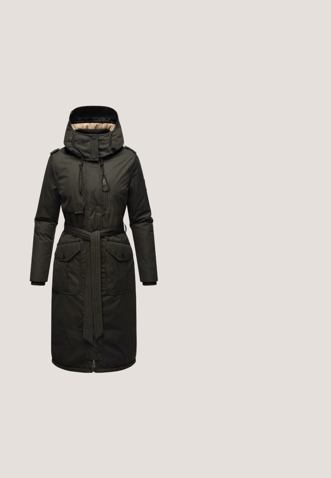 Lang sort parka med en aftagelig hætte, frontlynlås, justerbar talje og to store forlommer. Fremstillet af et glat, vandafvisende materiale.; Tamaris Striktrøje - phantom melange; Grå turtleneck sweater i blødt, strækbart stof. Har lange ærmer og en tætsiddende design, velegnet til lag-på-lag eller at have på alene.; Sorte high-rise skinny jeans med frontknap og lommer, vist på en hvid baggrund.; Tamaris STIEFELETTE - Vinterstøvler - black; Sort læder crossbody-taske med sølv lynlås og rundt metalring, med kvast og justerbar skulderrem.