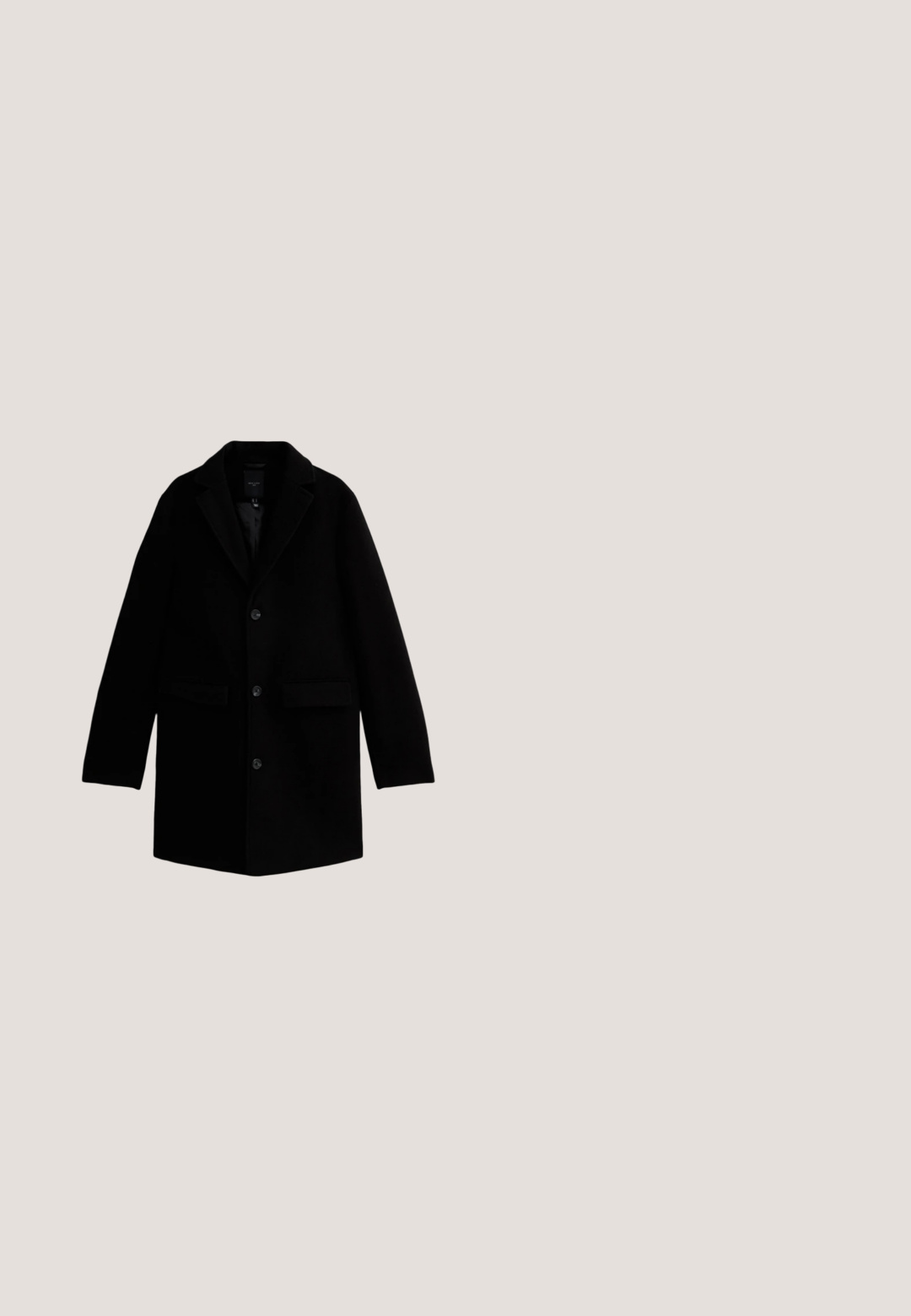 Zwarte wollen jas met een klassieke notch lapel, twee voorzakken en een sluiting met drie knopen. Soepele textuur en getailleerde silhoeette.; Zwarte coltrui van zacht breimateriaal. Kenmerkt zich door lange mouwen, een aansluitende pasvorm en een hoge, geribbelde kraag.; Zwarte lange mouwen shirt gemaakt van een gladde stof, met een klassieke kraag en een knoopsluiting aan de voorkant met gelijkmatig verdeelde knopen.; Zwarte geweven stof met een textuur oppervlak en uniforme, in elkaar grijpende patronen, geschikt voor verschillende textieltoepassingen.; Zwarte leren Chelsea-boots met elastische zijkanten en een trekhaak. Gladde textuur, ronde neus, platte rubberen zool.; Zwarte leren reistas met twee bovenhandvatten, afneembare schouderband, ritsluiting en een getextureerd oppervlak; voorzien van een geperst logo.