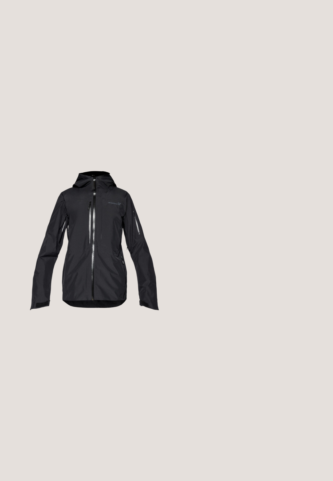 Zwarte waterdichte jas met capuchon, uitgerust met meerdere zipzakken, verstelbare manchetten en een nette, gestroomlijnde uitstraling.; Lichtblauwe lange mouwen pullover hoodie met ritssluiting en een zwarte ritssluiting op de borst. Gemaakt van textuurstof met gestikte details.; Zwart, aansluitend shirt met lange mouwen en ronde hals, met subtiel Icebreaker-logo op de linker mouw, weergegeven op een witte achtergrond.; Vaude MENS MATERA WARM  - Lange fietsbroek met bandjes - black; Zwarte high-top sneakers van gestructureerd leer, voorzien van een dikke rubberen zool met grippatronen en een vetersluiting. Rode accenten op de tong.; Zwarte druppelvormige crossbodytas met verstelbare band en voorvak met rits met een klein merklogo.