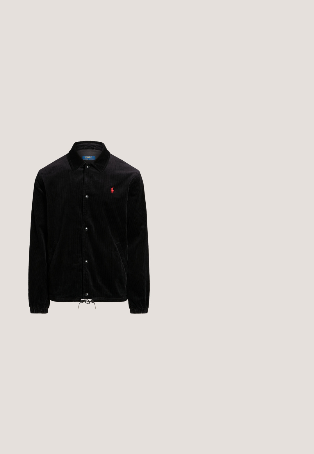 Polo Ralph Lauren CORDUROY COACH'S JACKET - Chaqueta fina - black; Sudadera negra con capucha con Polo Bear en esmoquin sosteniendo las riendas de un caballo, texto "POLO BEAR by RALPH LAUREN" debajo del gráfico.; Camisa gris claro de manga larga con botones, cuello y logo bordado azul de Polo Ralph Lauren en el pecho izquierdo.; Pantalones de pana negra con corte relajado, que cuentan con una cinturilla elástica con cordón ajustable y bolsillos laterales. La tela presenta una textura acanalada.; Mocasín de cuero negro con suela gruesa estriada y pequeña etiqueta verde "Polo" en el lado exterior cerca del talón.; Cinturón de cuero negro trenzado con una hebilla de metal plateado, con una textura suave y un lazo para ajustes, que muestra un diseño casual.
