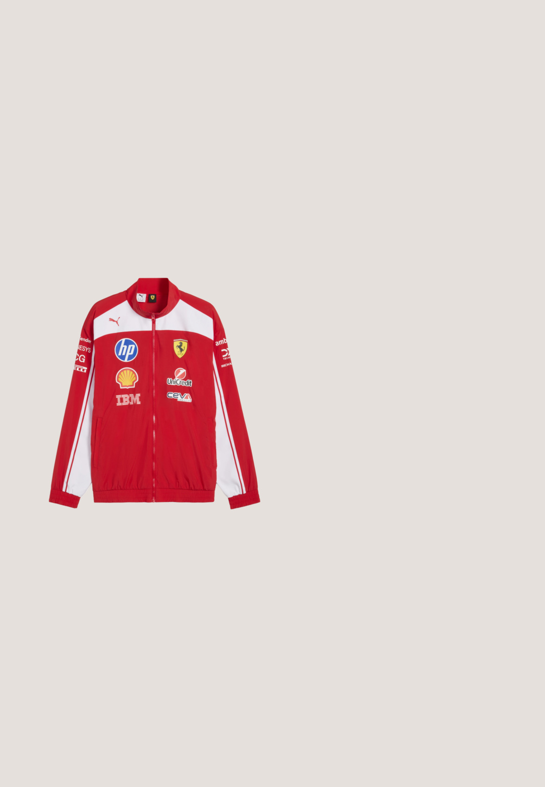 Rød og hvid Puma Ferrari racingjakke med sponsorerlogoer inklusive HP, Shell, IBM, UniCredit og CEVA på fronten og ærmerne.; Hvid sweatshirt med et rektangulært grafisk design, der indeholder teksten "RED BULL RACING" i fed sort og rød skrift. Klassisk crew neck-design.; Rød racerkjortel med Puma-logoer, Ferrari-emblem og sponsorlogoer inklusive HP, Shell, IBM, UniCredit og CEVA. Hvide striber på siderne.; Brune bomuldsbukser med lige ben, knaplukning og to forlommer. Glat tekstur uden synlige mønstre eller udsmykninger.; Orange ruskindsneakers med hvide og sorte striber, beige gummisål, rund tå og kontrasterende snørebånd. Minimalistisk design.; Firkantede solbriller med skildpaddemønster og grøntonede linser, forfra, på hvid baggrund. Ingen mennesker eller andre objekter synlige.