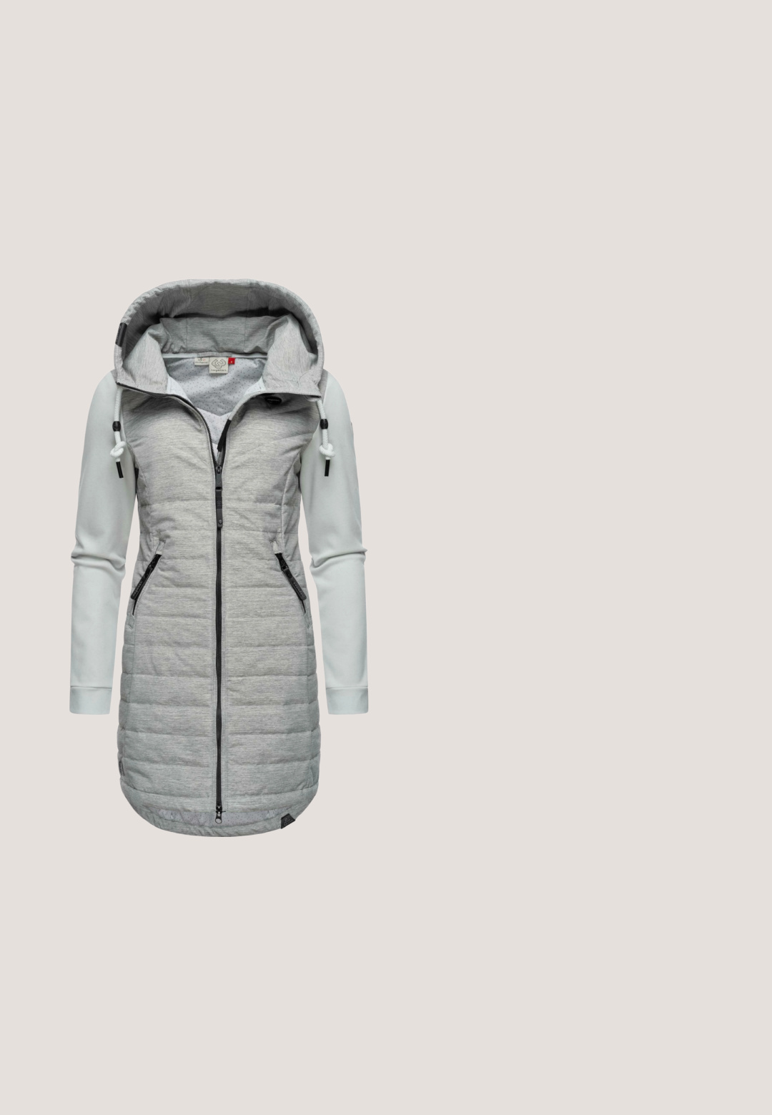 Chaqueta larga con capucha y cuerpo acolchado en gris claro. Cuenta con mangas suaves, cierre frontal con cremallera, dos bolsillos laterales y capucha con cordones.; Sudadera con capucha y cremallera en gris claro, con bolsillos delanteros, capucha con cordón y puños y dobladillo acanalados, mostrada sobre un fondo blanco.; Merchcode FAITH EXTENDED SHOULDER TEE - Camiseta estampada - lilac; Pantalones de chándal grises hechos de tejido suave, con una cinturilla elástica y cordón, bolsillos laterales y puños acanalados en los tobillos.; Zapatilla ligera con un esquema de color blanco y lavanda, parte superior de malla, acentos texturizados y cordones blancos. Diseño de suela cómoda.; Bolso hobo gris hecho de tela suave, con forma redondeada, un logo circular en el frente y un acento de metal plateado.