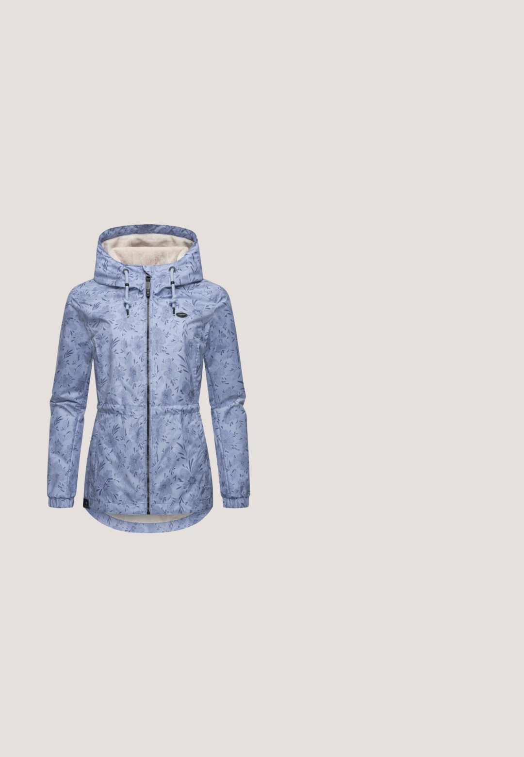 Chaqueta de estampado floral en azul claro, con cierre de cremallera en la parte delantera y capucha con cordón. Presenta un forro interior suave y puños elásticos para mayor comodidad.; Camiseta color crema con texto naranja llamativo que dice "AMORE FIRENZE", de corte holgado y mangas cortas. Tejido de algodón suave.; Pantalones cargo de mezclilla en azul claro. Presentan piernas anchas, múltiples bolsillos laterales y acentos en mezclilla oscura contrastantes. Estructurados con costuras visibles.; Ed Hardy HARDFLIP LOW - DRAGONS - Zapatillas skate - black/white; Bolso de mezclilla con bordado floral, forma curva, correa de hombro resistente y detalles en tono plateado. Cuenta con bolsillos frontales con cremallera.; Collar de cadena de oro que presenta grandes eslabones ovalados con un acabado pulido y un cierre de clasps seguro. Diseño simple, adecuado para superponer.