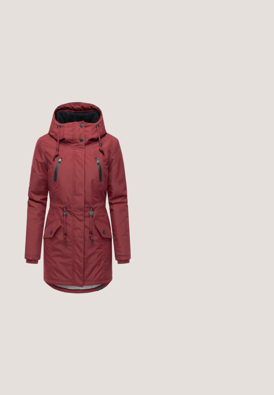 Maroon geïsoleerde winterjas met capuchon, verstelbare trekkoorden, zwarte ritszakken en drukknoopaccenten. Stijlvolle textuur.; Gebreide coltrui in zacht perzik met een gestructureerd kabelpatroon, lange mouwen en een geweven merklabel aan de zoom.; Roestkleurig katoenen T-shirt met korte mouwen en een klassieke ronde hals. Voorzien van witte tekst met de woorden "Ich kann so nicht arbeiten."; Rode denim rechte jeans met een knoopsluiting, voorzakken en een gladde textuur. Heeft een hoge taille voor een aansluitende look.; Lichtroze en beige lage sneaker met lichtblauwe veters, dikke zool en trek lus bij de hiel, zijaanzicht op witte achtergrond.; Rechthoekige roestkleurige tas met zwarte handvatten en verstelbare schouderband, voorvak met rits en open zijvakken.