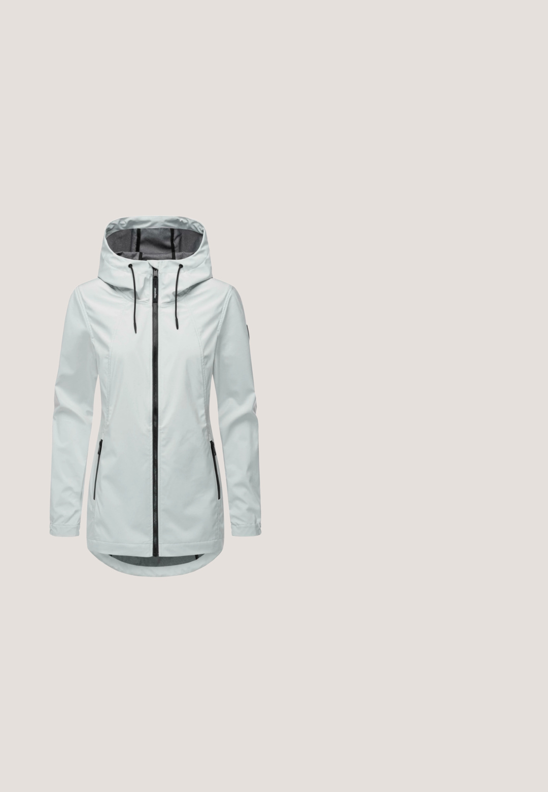 Lichte witte jas met capuchon, ritssluiting in het midden, zwarte accenten en zijzakken. Soepele textuur met een langere achterkant.; Lichtgrijze hoodie met rits, voorzakken, capuchon met trekkoord en geribde boorden en zoom, afgebeeld op een witte achtergrond.; Dames top met korte mouwen in lichtgrijs met een ronde hals en subtiele, gestructureerde stofdetails op de schouders.; Lichtgrijze casual broek met elastische tailleband en trekkoord, rechte pijpen en minimale details, weergegeven op een witte achtergrond.; Grijze sport-schoen met een bovenwerk van mesh en synthetische overlays. Bevat een witte tussenzool, een hexagonaal zoolpatroon en een veter-sluiting.; Grijze crossbody tas met een textuur oppervlak, gele ritssluiting, verstelbare schouderband en zilverkleurige hardware. Ronde vorm, compact ontwerp.