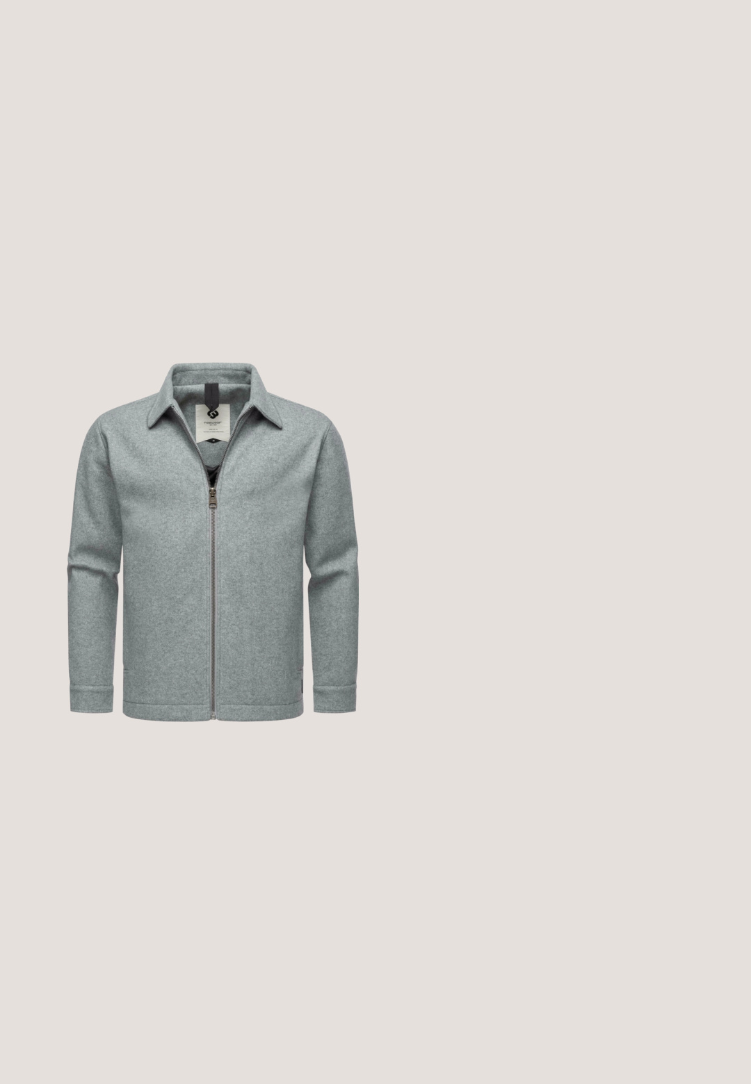 Grau-wollene Jacke mit Kragen, durchgehendem Reißverschluss, langen Ärmeln und strukturierter Oberfläche. Innen sichtbares Etikett mit Logo.; Kapuzensweatshirt in Dunkelgrau, mit weichem Material, gerippten Bündchen und Saum sowie Kordeln am Kragen. Einfache Gestaltung, keine Muster.; Schwarzes, kurzes T-Shirt mit Rundhalsausschnitt, flach ausgelegt, ohne sichtbare Logos oder Muster.; Schwarze Denim-Jeans mit geradem Schnitt. Zu den Merkmalen gehören fünf Taschen, ein Knopfverschluss und dezente Nähte entlang der Säume.; Schwarze Leder-Stiefeletten mit rundem Zehenbereich, Schnürverschluss vorne und zwei verstellbaren Riemen mit Schnallen. Robuste Sohle für Haltbarkeit und Griffigkeit.; Schwarze Umhängetasche aus strukturiertem Stoff mit glatten Lederakzenten, verstellbarem Schulterriemen, Reißverschluss und geprägtem Logodetail.
