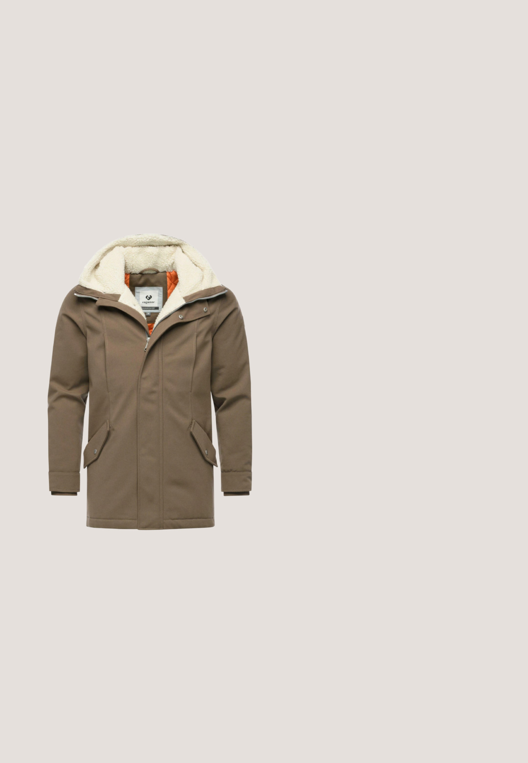 Bruine jas met een pluizige crèmekleurige fleece-gevoerde capuchon, ritssluiting en twee voorzakken met drukknoopsluitingen. De binnenvoering is oranje.; Lichtbeige sweatshirt, textuurstof, ronde halslijn, lange mouwen, ribgebreide manchetten en zoom. Klein merkje aan de onderkant links.; Beige, groen en oranje geblokt overhemd met lange mouwen, knoopsluiting, twee borstzakken met klep en een kraag.; Blauwe denim jeans voor heren met een recht model, vijf-pocketstijl en een klassieke knoop- en ritssluiting.; Bruine leren en suède enkelboot met een ronde neus, veters, en textuurlijke accenten; rubberen zool met een profiel en een gevoerde kraag.; Bruine leren schoudertas met verstelbare schouderriem, ritszak aan de voorkant en gegraveerde logodetail. Gladde textuur met minimale stiksels.