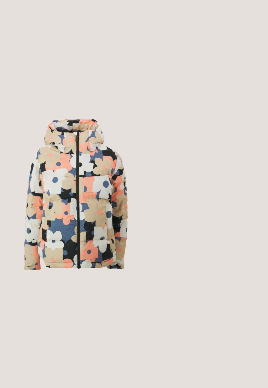 Veste à capuche matelassée avec imprimé floral multicolore, présentant de grandes fleurs beiges, noires, roses et bleu marine sur fond crème. Fermeture à glissière sur le devant, poches.; Pull en polaire, couleur crème, col zippé jusqu'à mi-hauteur avec une accent rose, poche avant, bord gris aux bords de la poche et logo de la marque sur la manche.; T-shirt noir à manches longues avec col rond et logo blanc The North Face sur la poitrine gauche sur fond blanc.; The North Face W QUEST SOFTSHELL PANTS - Pantalon classique - tnf black; Botte imperméable en cuir brun et caoutchouc noir avec des lacets blancs, surface texturée et doublure en fourrure en haut. Logo sur le côté.; Sac de sport en nylon noir avec double poignée supérieure, fermeture à glissière et accents en cuir marron. Dispose d'une poche avant pour le rangement. Forme souple et flexible.